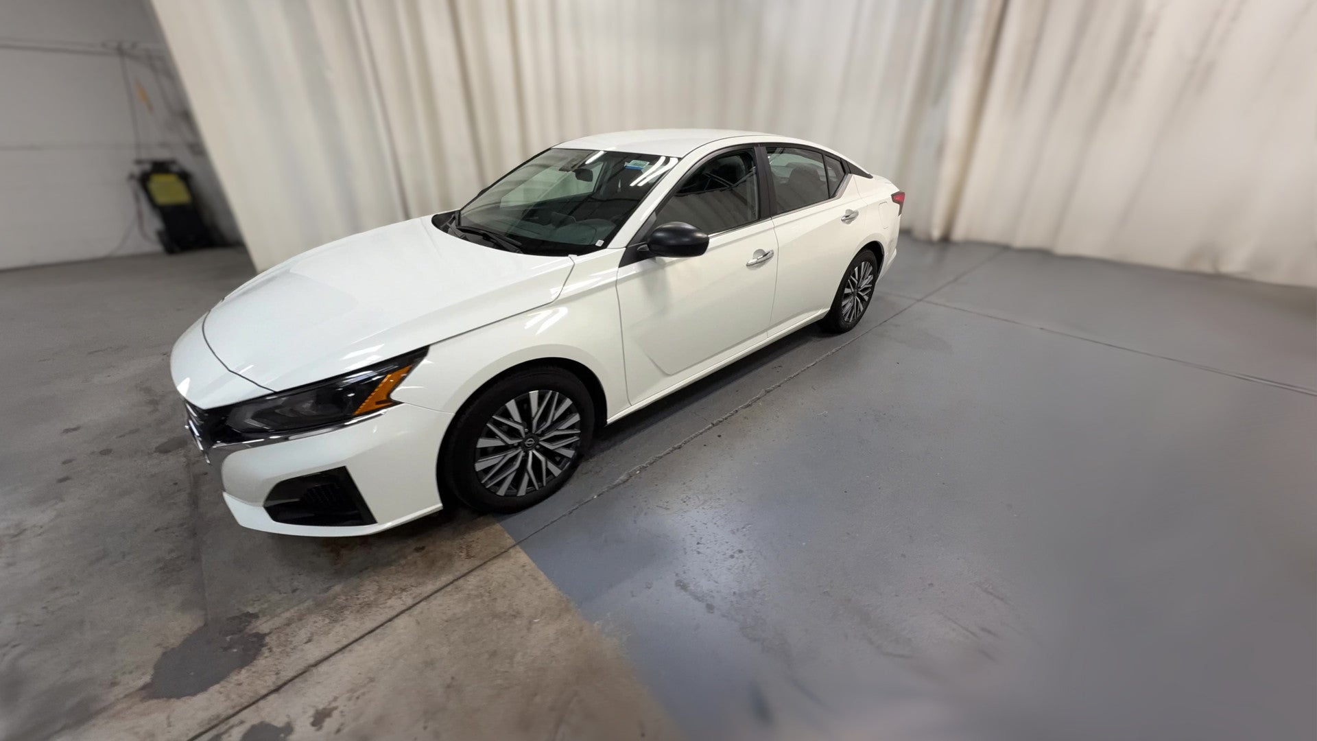 2025 Nissan Altima vehicle photo