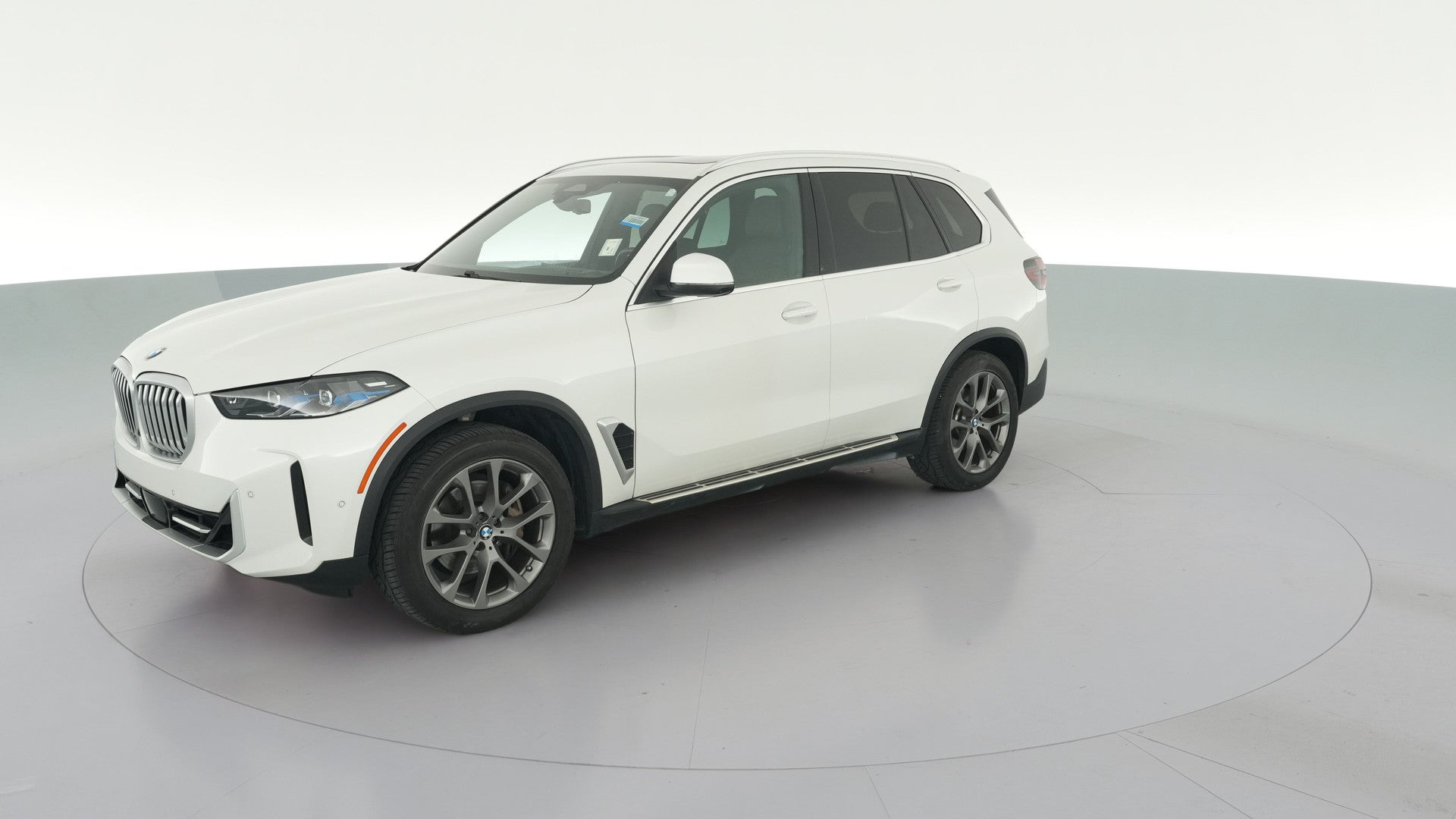 2024 BMW X5 vehicle photo