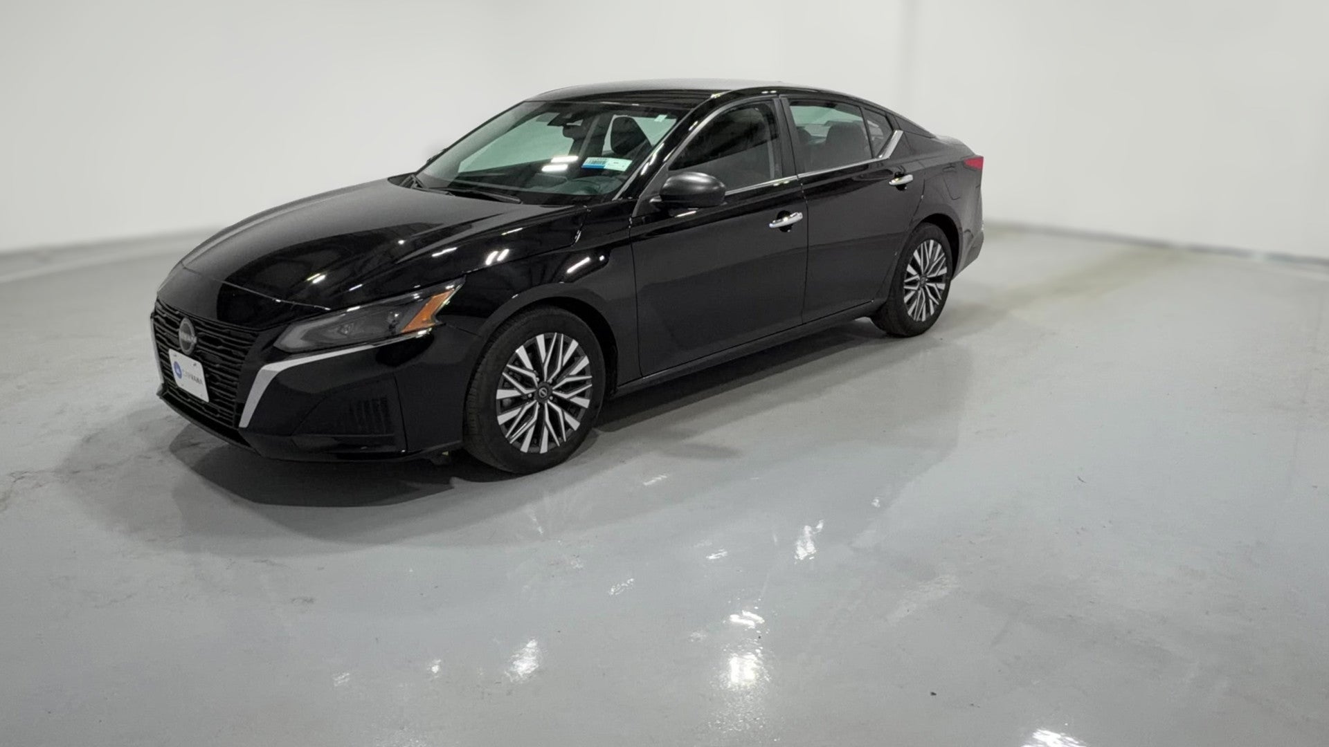 2025 Nissan Altima vehicle photo