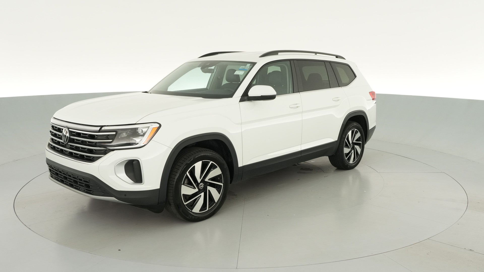 2025 Volkswagen Atlas vehicle photo
