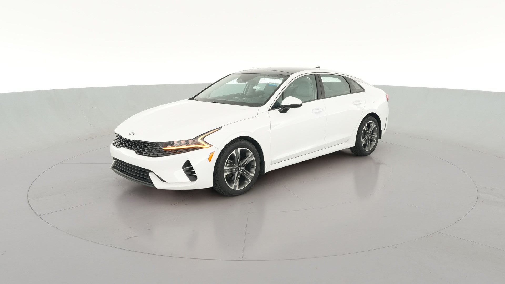 2021 Kia K5 vehicle photo