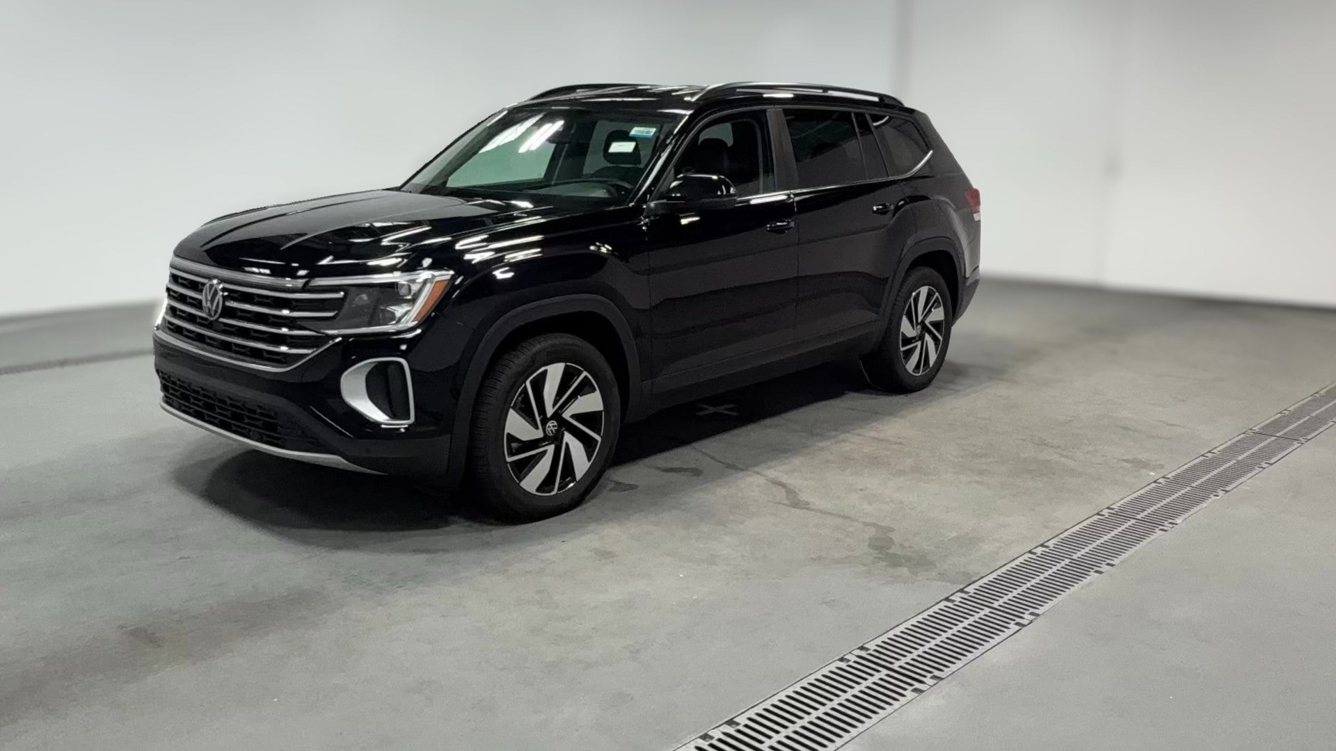 2026 Volkswagen Atlas vehicle photo