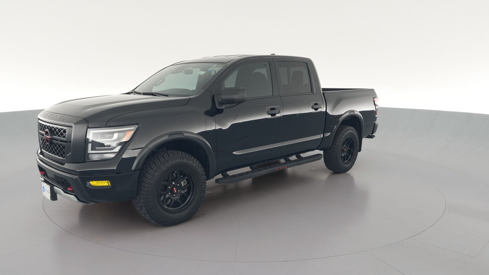 2024 Nissan Titan Crew Cab vehicle photo