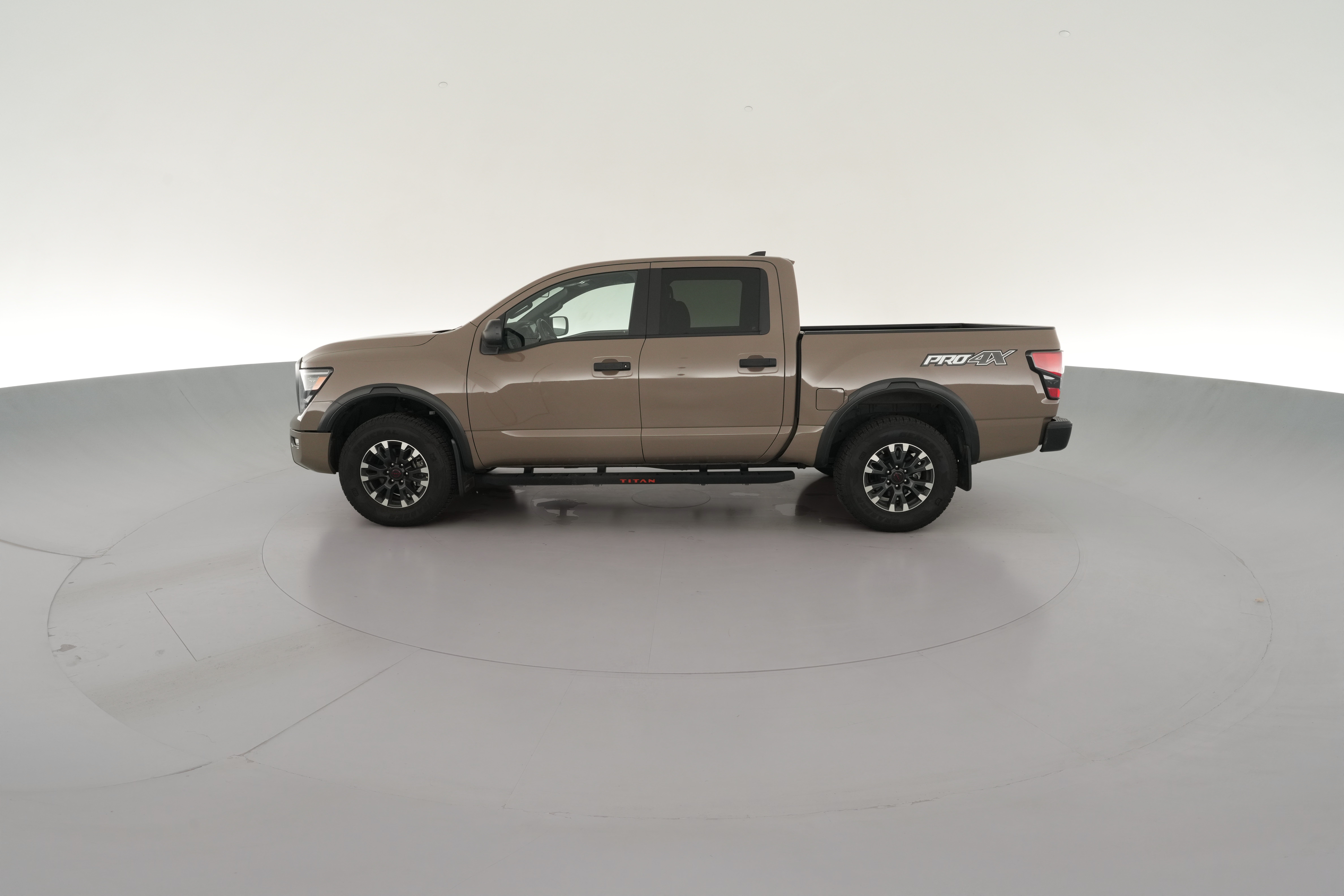 2024 Nissan Titan PRO-4X - Photo 23