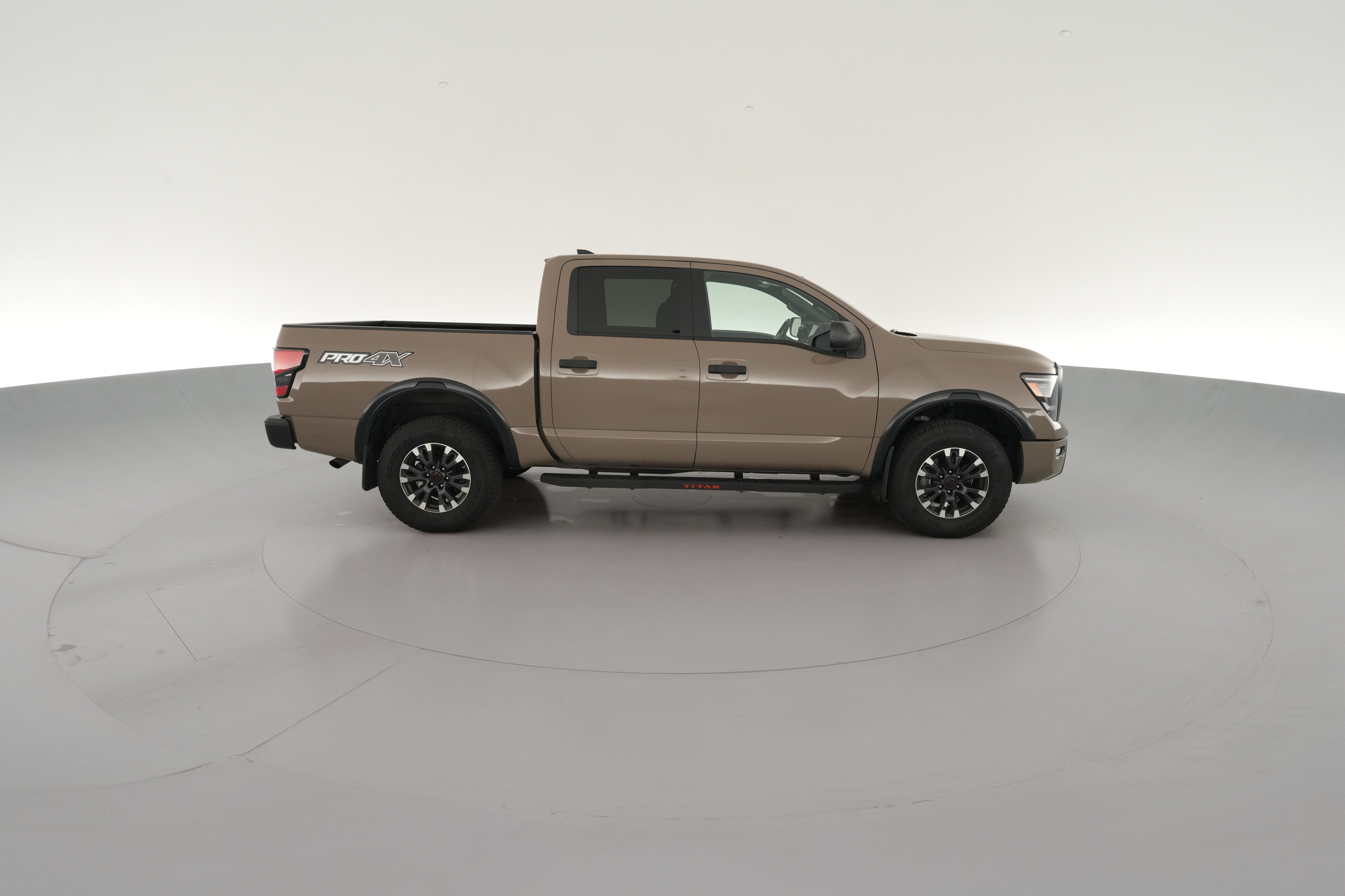 2024 Nissan Titan PRO-4X - Photo 31