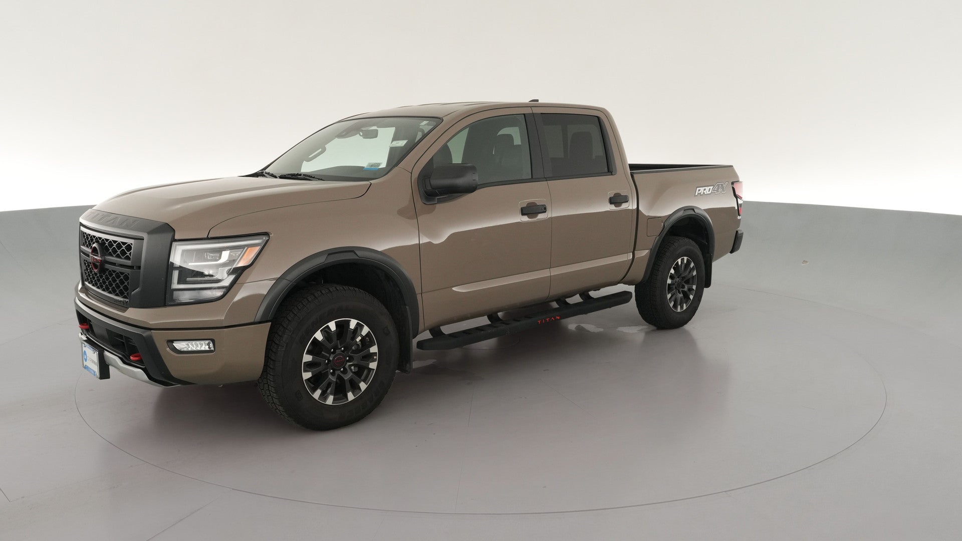 2024 Nissan Titan Crew Cab vehicle photo