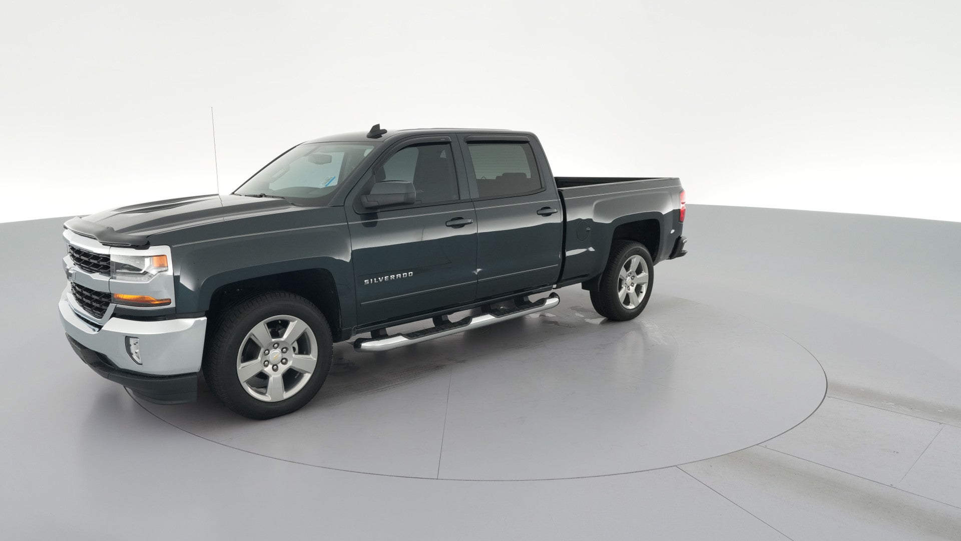 2018 Chevrolet Silverado 1500 Crew Cab vehicle photo