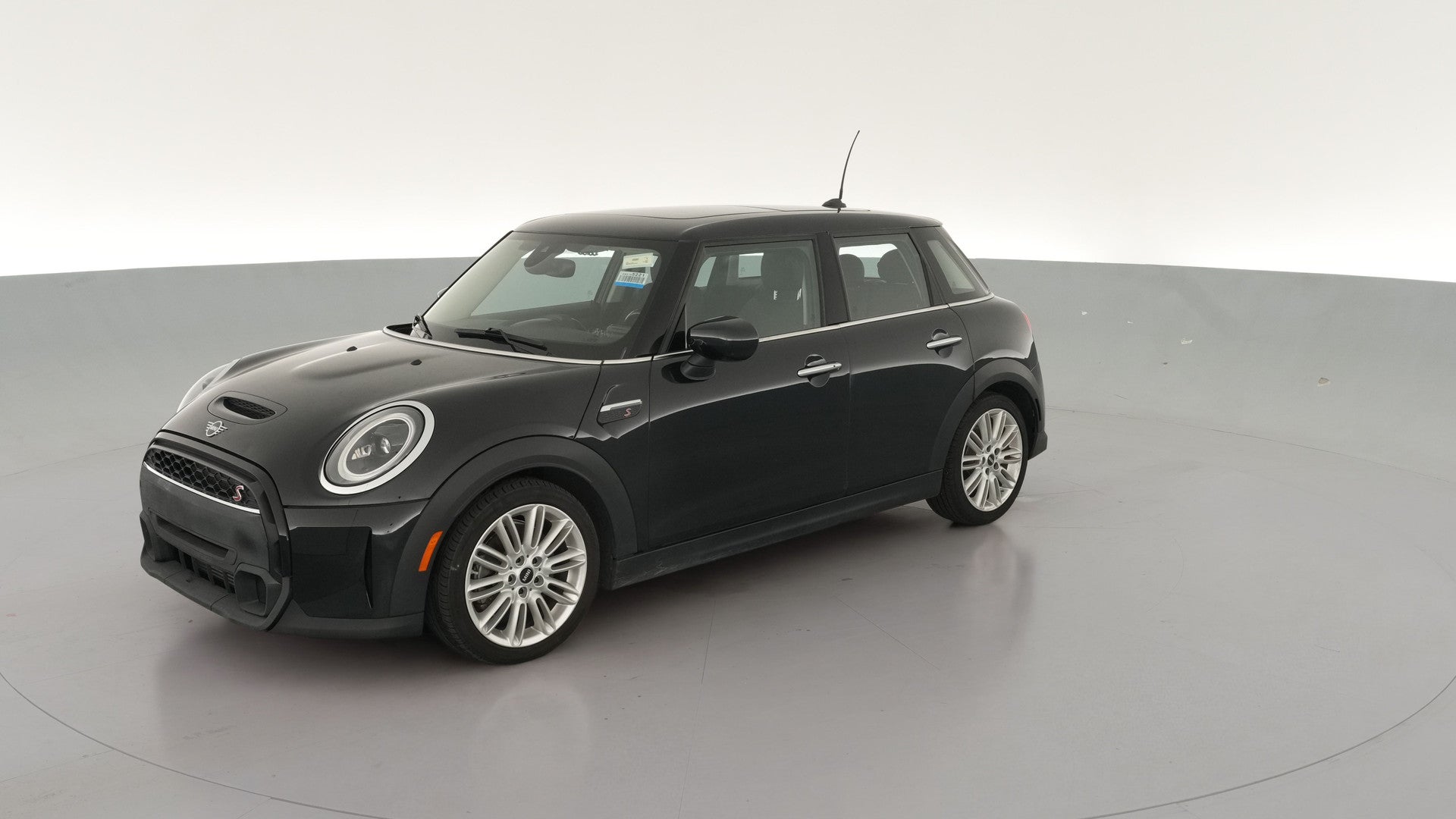 2024 MINI Hardtop 4 Door vehicle photo