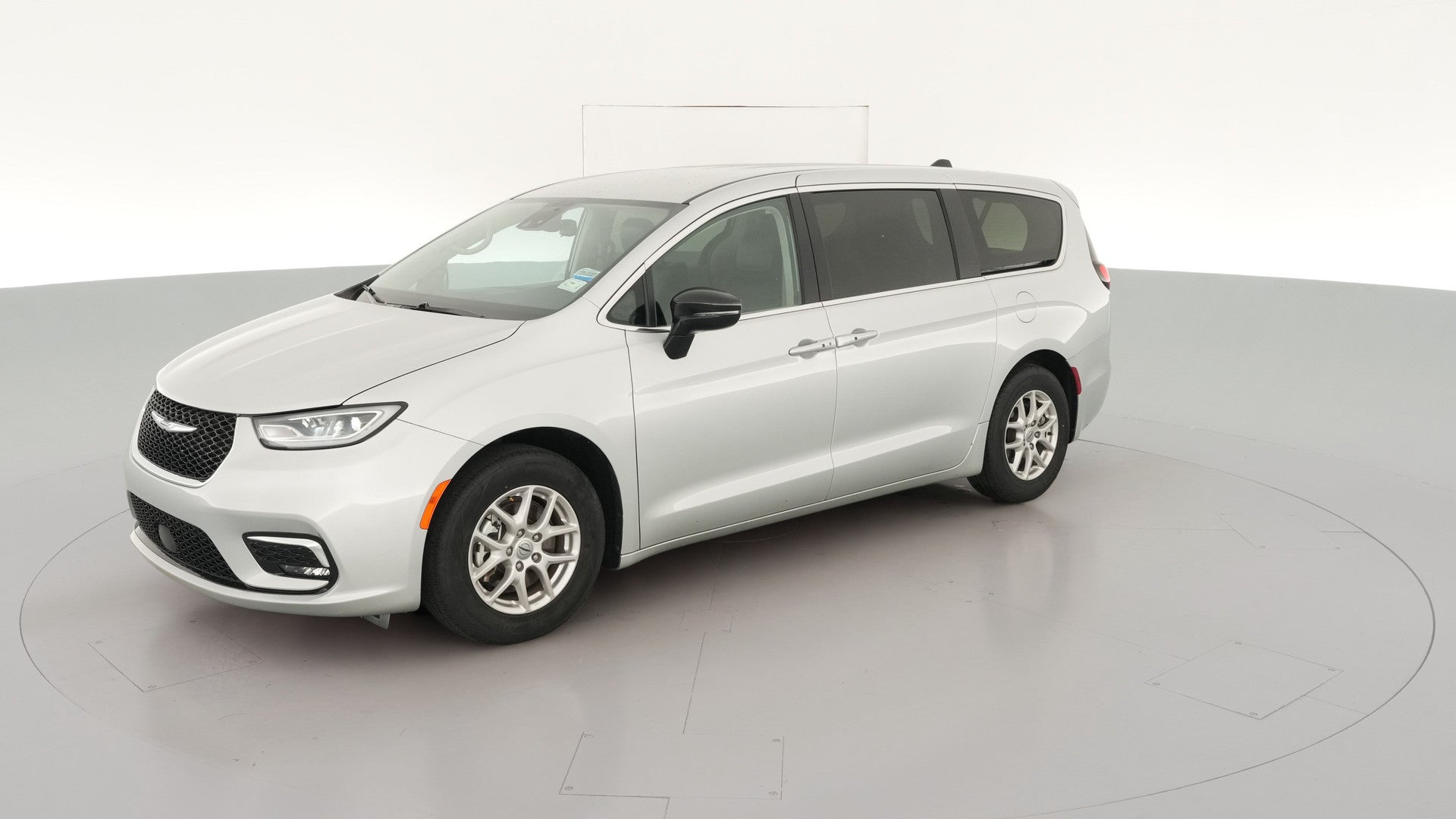 2024 Chrysler Pacifica vehicle photo