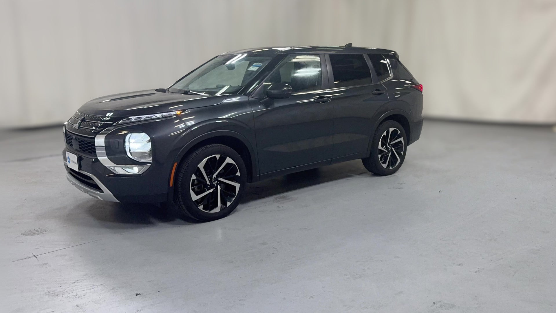 2024 Mitsubishi Outlander vehicle photo