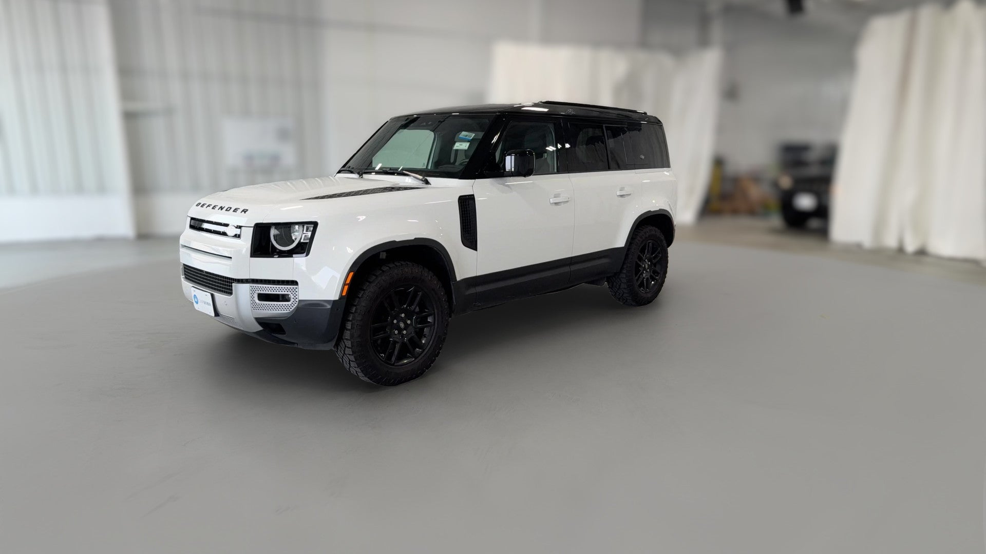 2023 Land Rover Defender 110 vehicle photo
