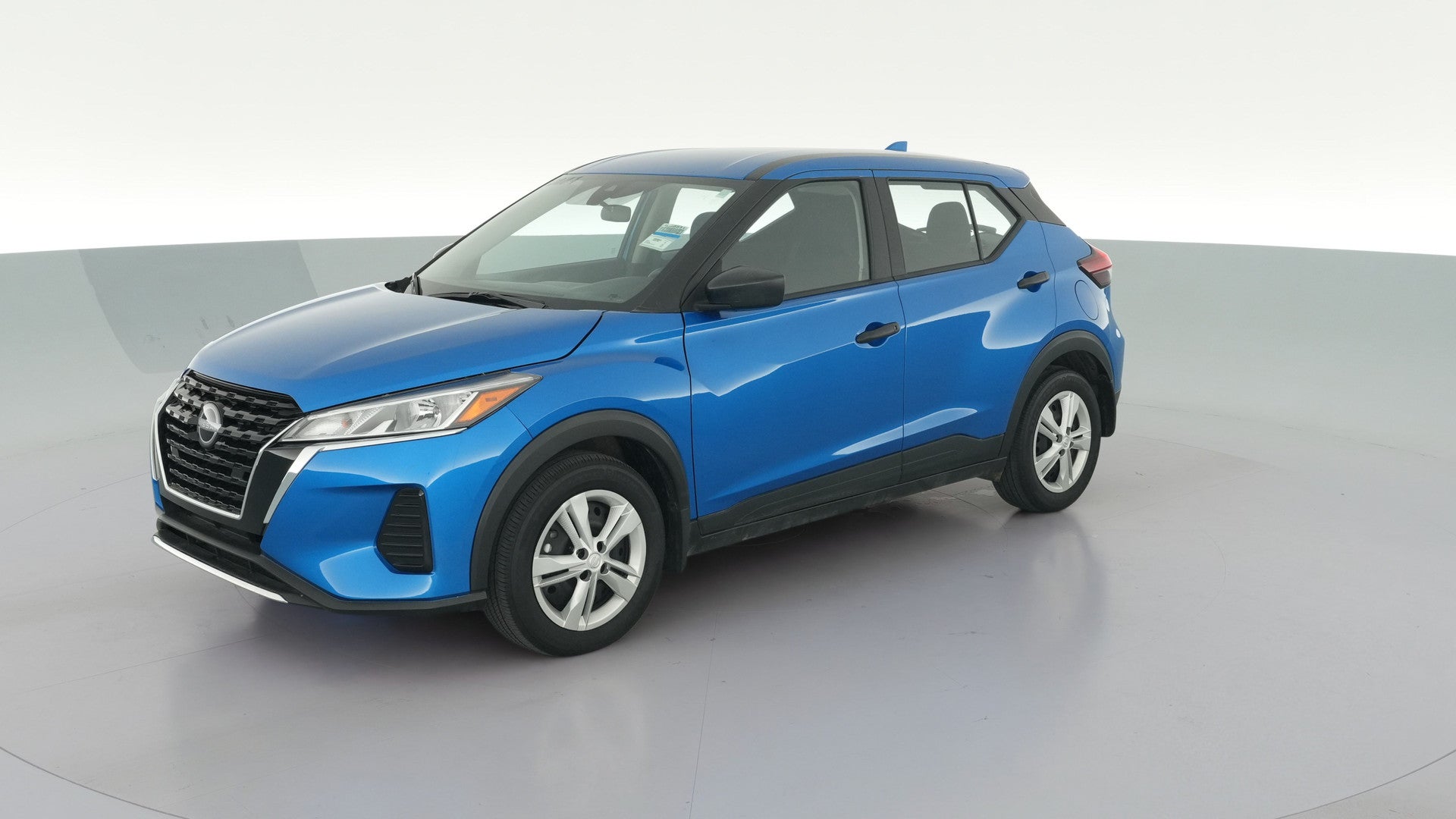 2025 Nissan Kicks Play vehicle photo