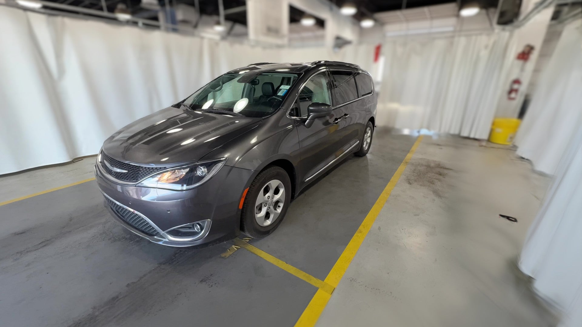 2017 Chrysler Pacifica vehicle photo