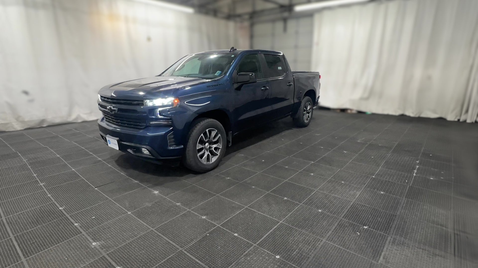 2019 Chevrolet Silverado 1500 Crew Cab vehicle photo