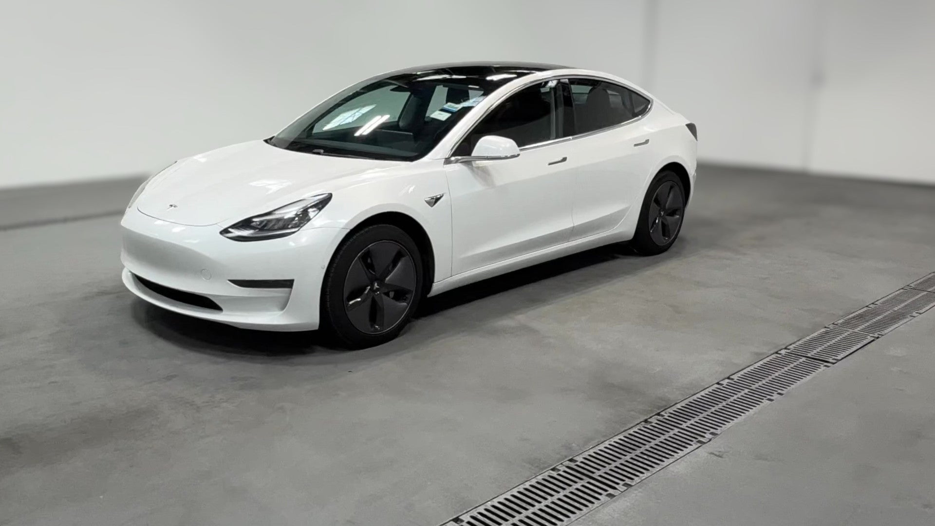2020 Tesla Model 3 vehicle photo