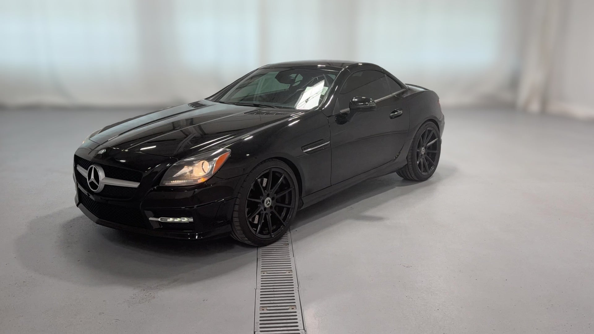 2015 Mercedes-Benz SLK-Class vehicle photo