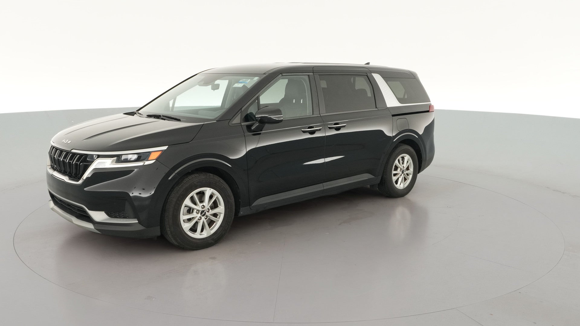 2024 Kia Carnival vehicle photo