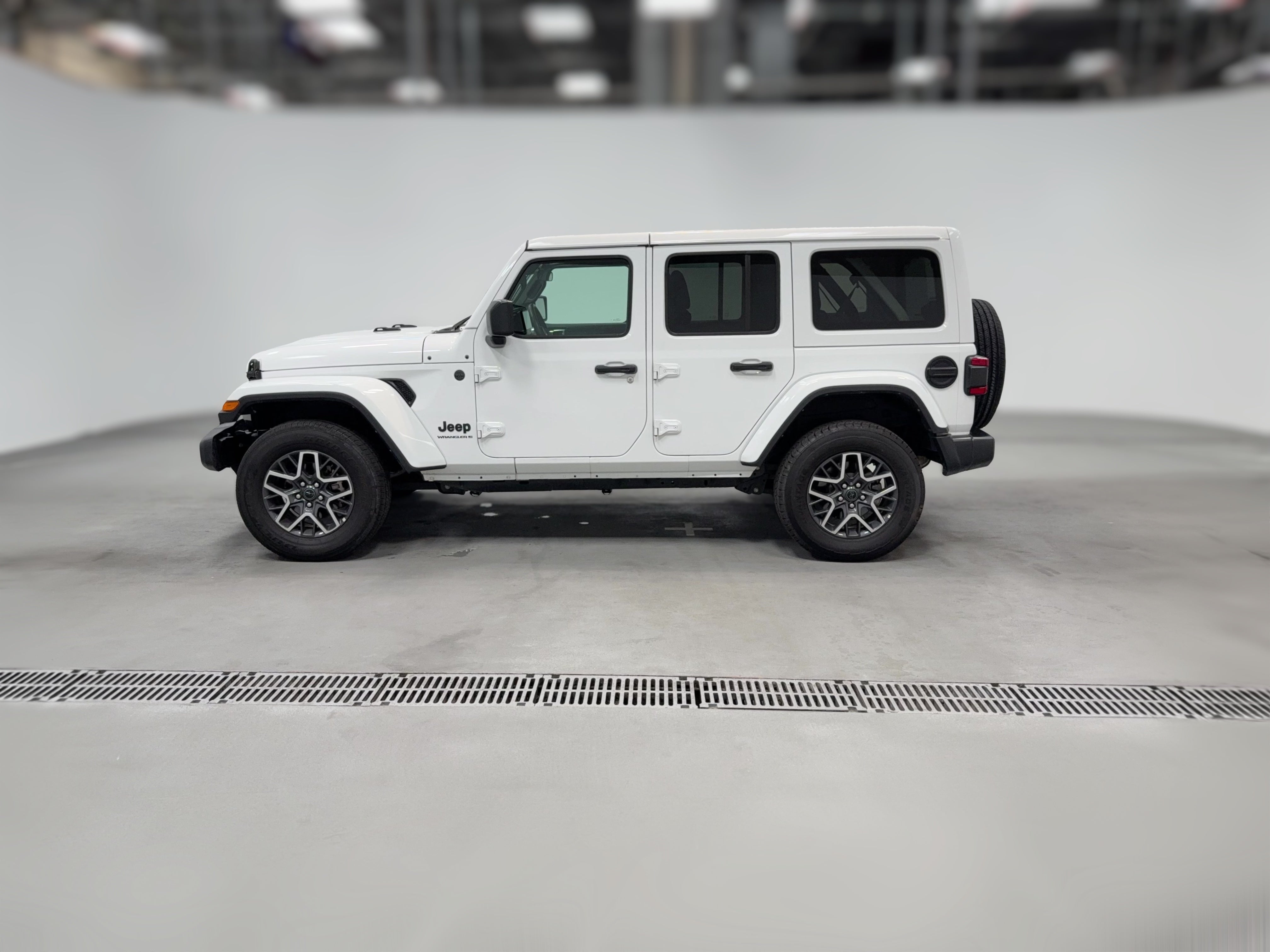 2025 Jeep Wrangler 4-Door Sahara - Photo 27