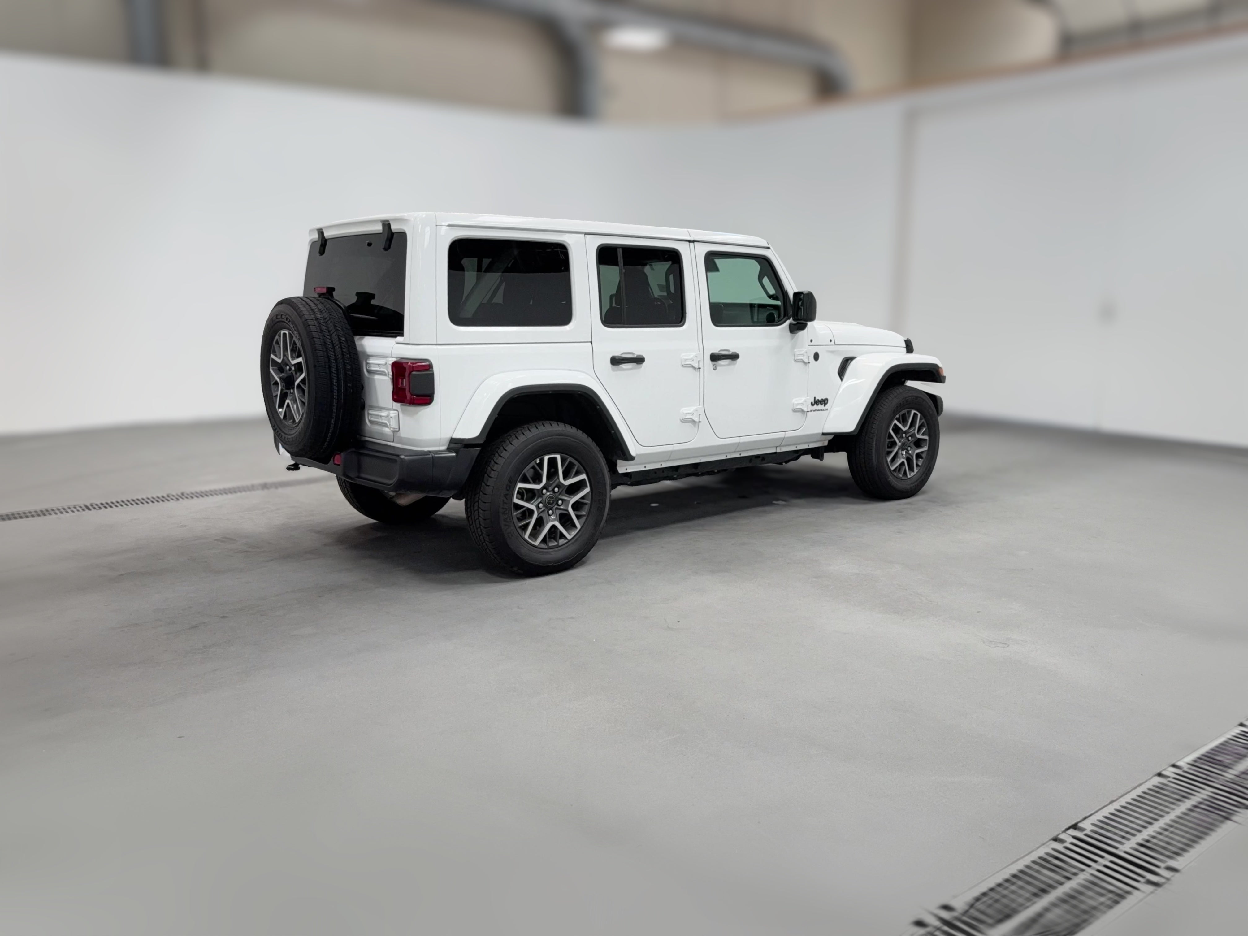 2025 Jeep Wrangler 4-Door Sahara - Photo 33
