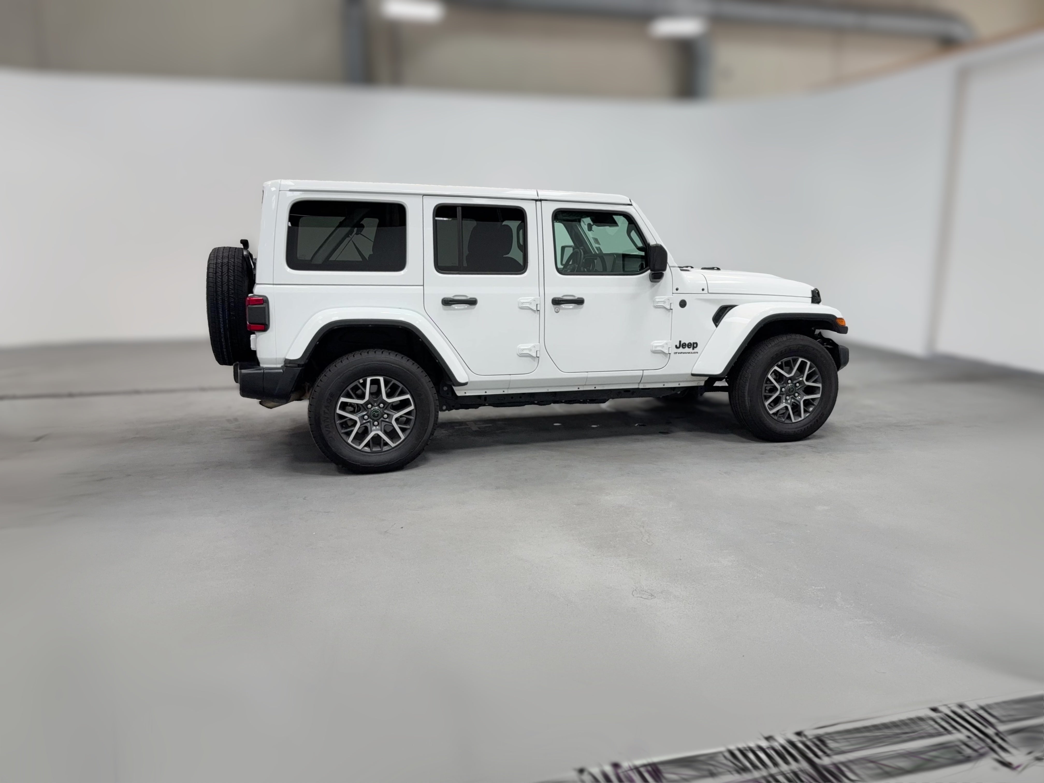 2025 Jeep Wrangler 4-Door Sahara - Photo 34