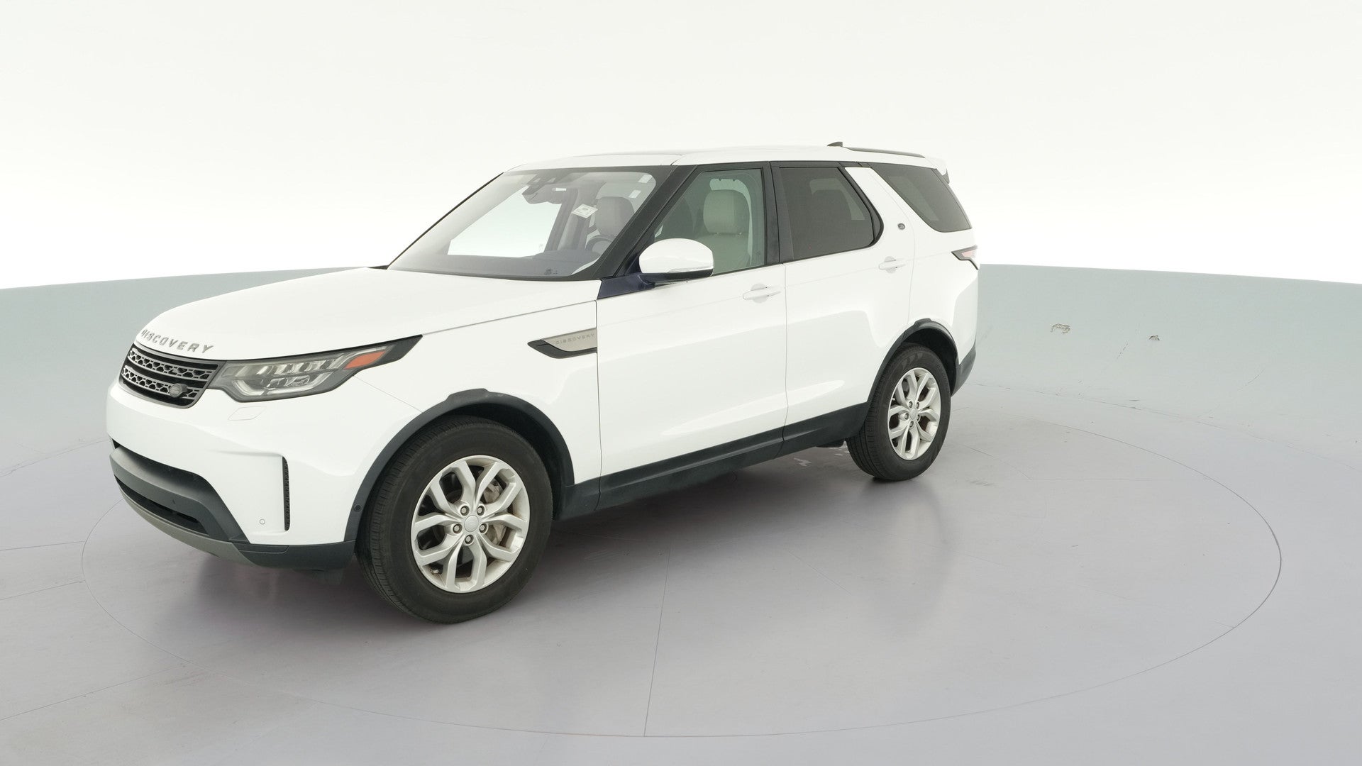 2019 Land Rover Discovery vehicle photo