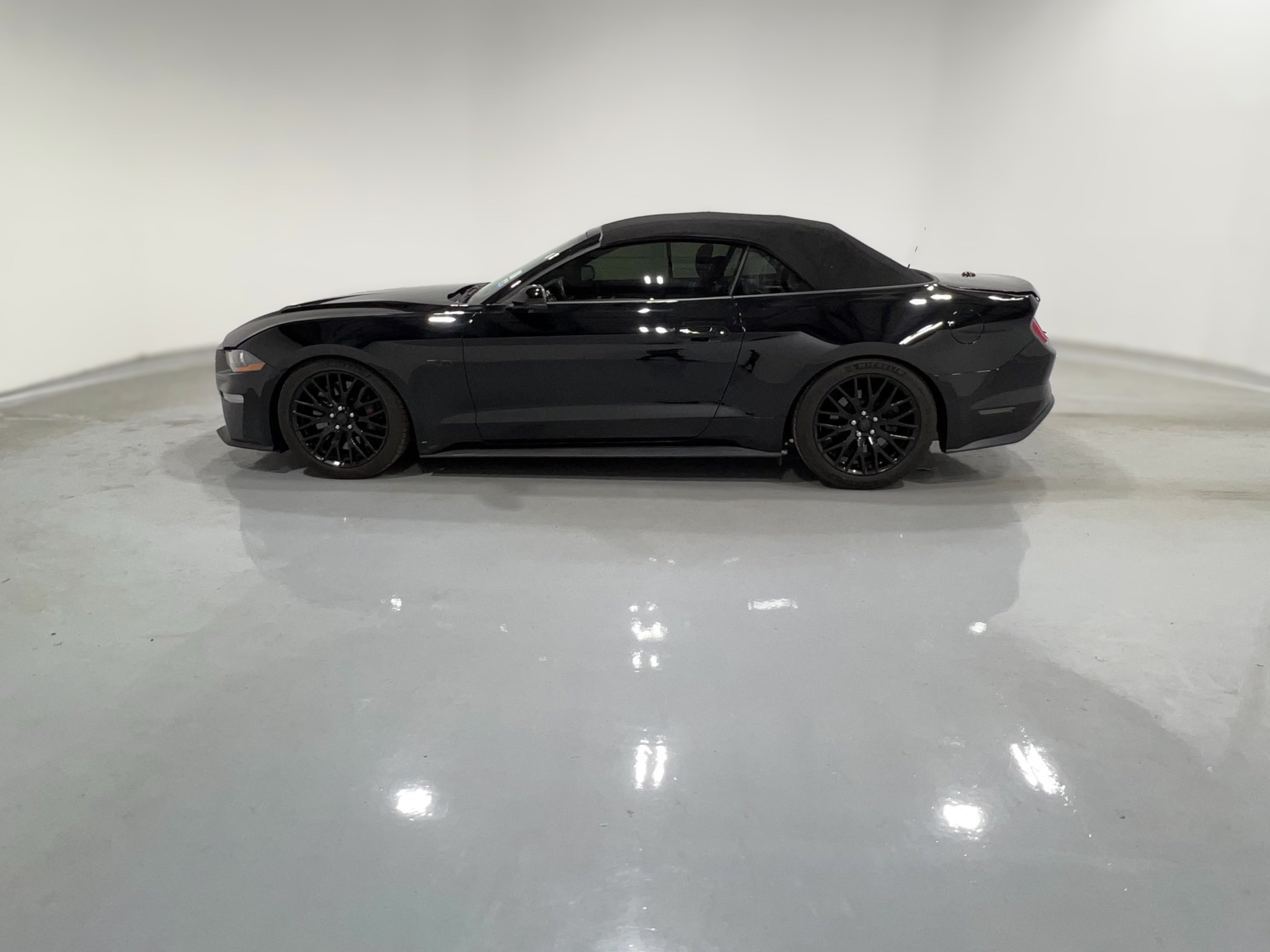 2019 Ford Mustang GT Premium - Photo 29