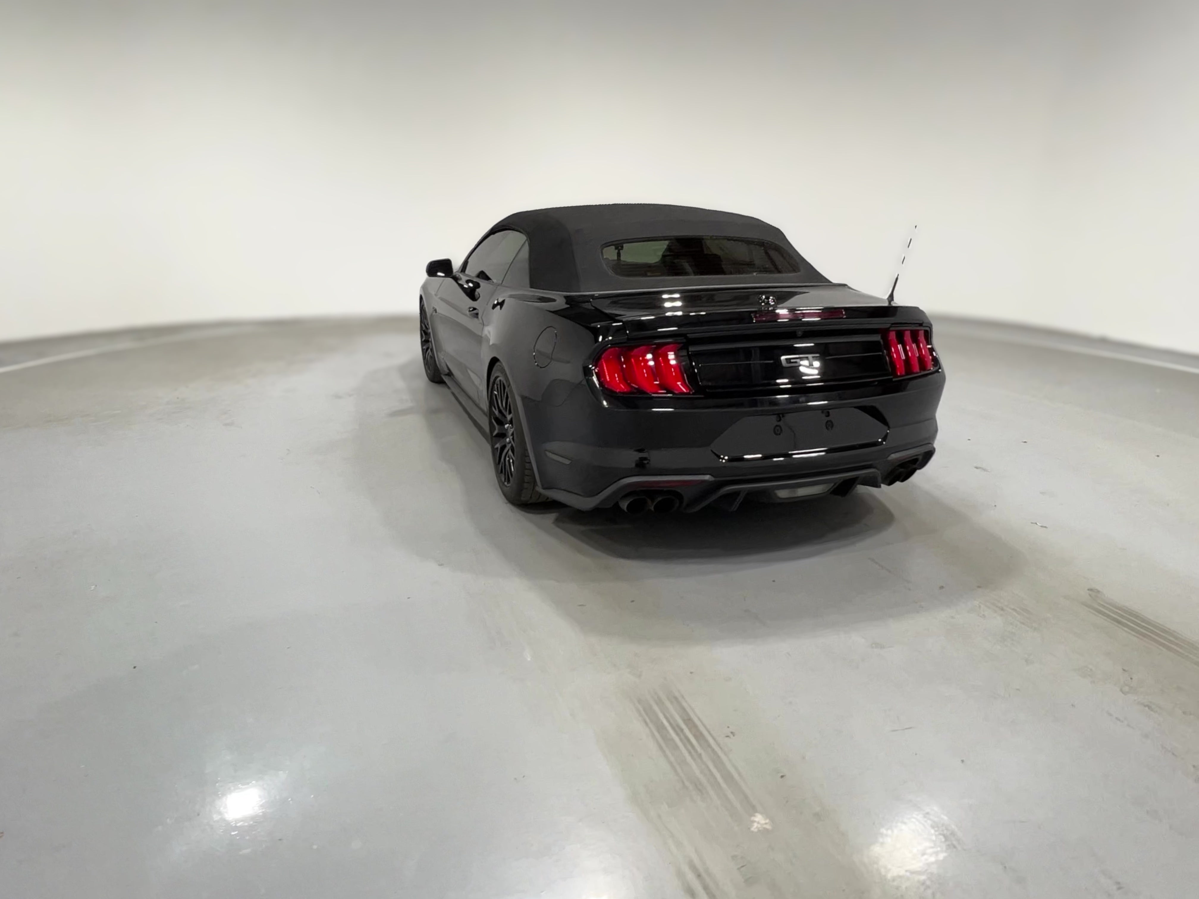 2019 Ford Mustang GT Premium - Photo 32