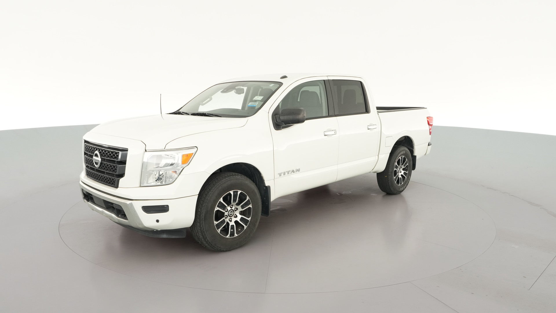 2021 Nissan Titan Crew Cab vehicle photo