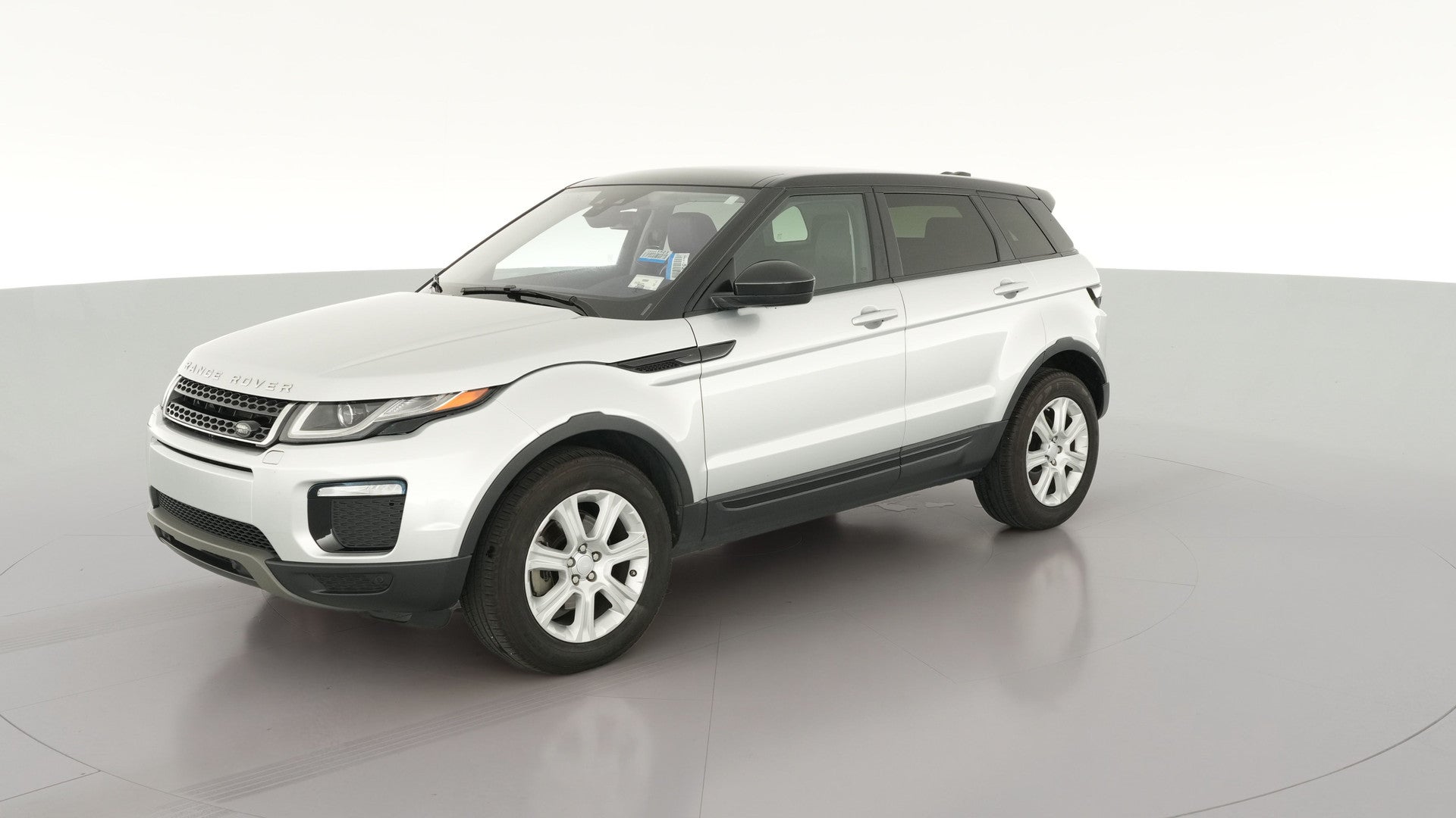 2018 Land Rover Range Rover Evoque vehicle photo
