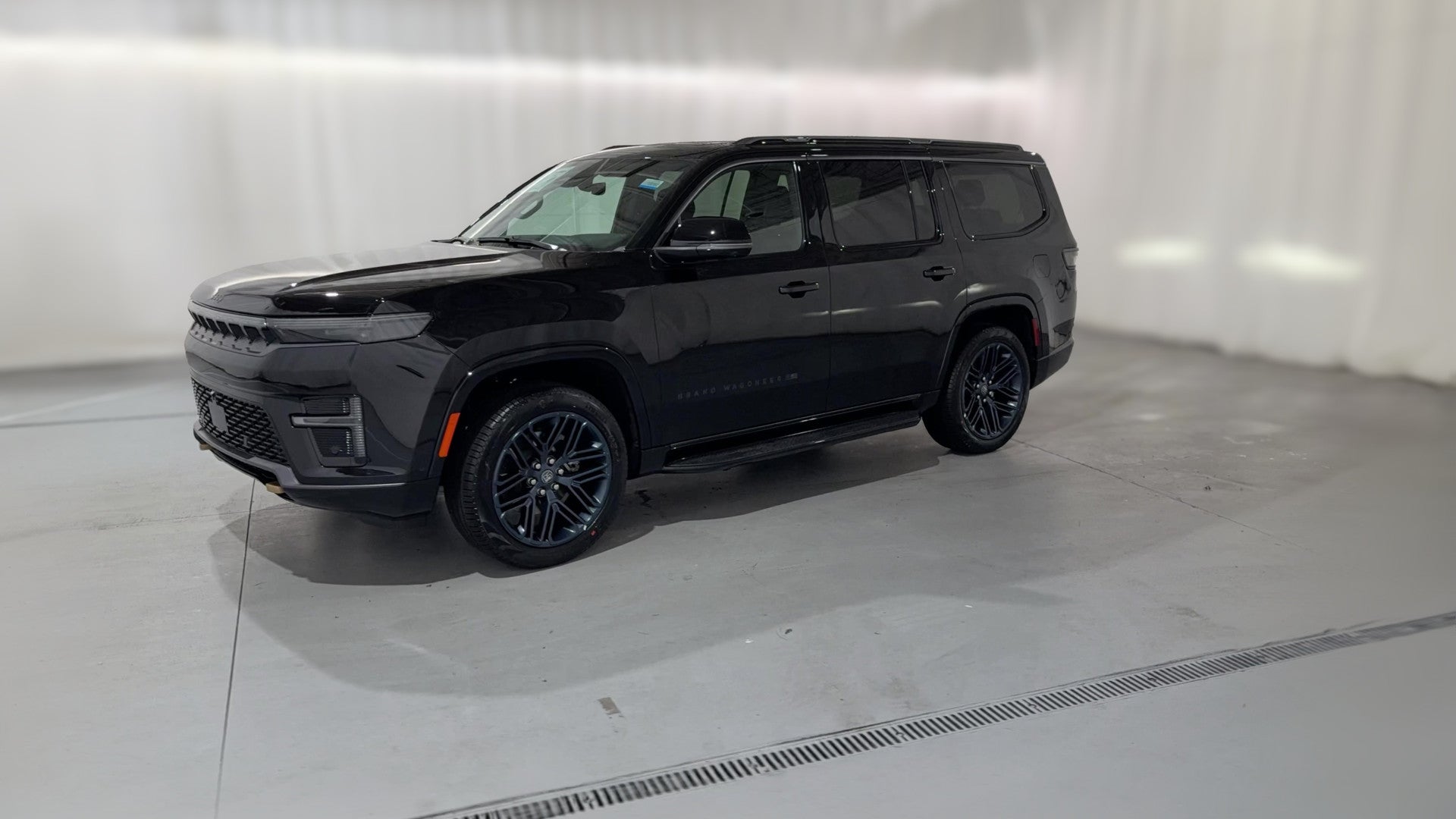 2026 Jeep Grand Wagoneer vehicle photo