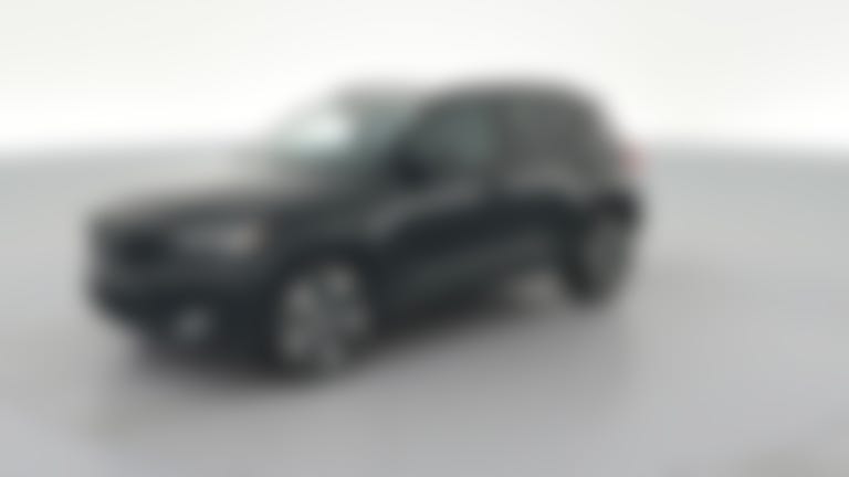 2026 Volvo XC40 vehicle photo
