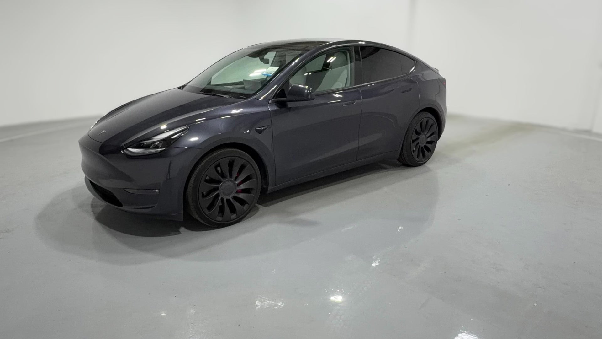 2025 Tesla Model Y vehicle photo