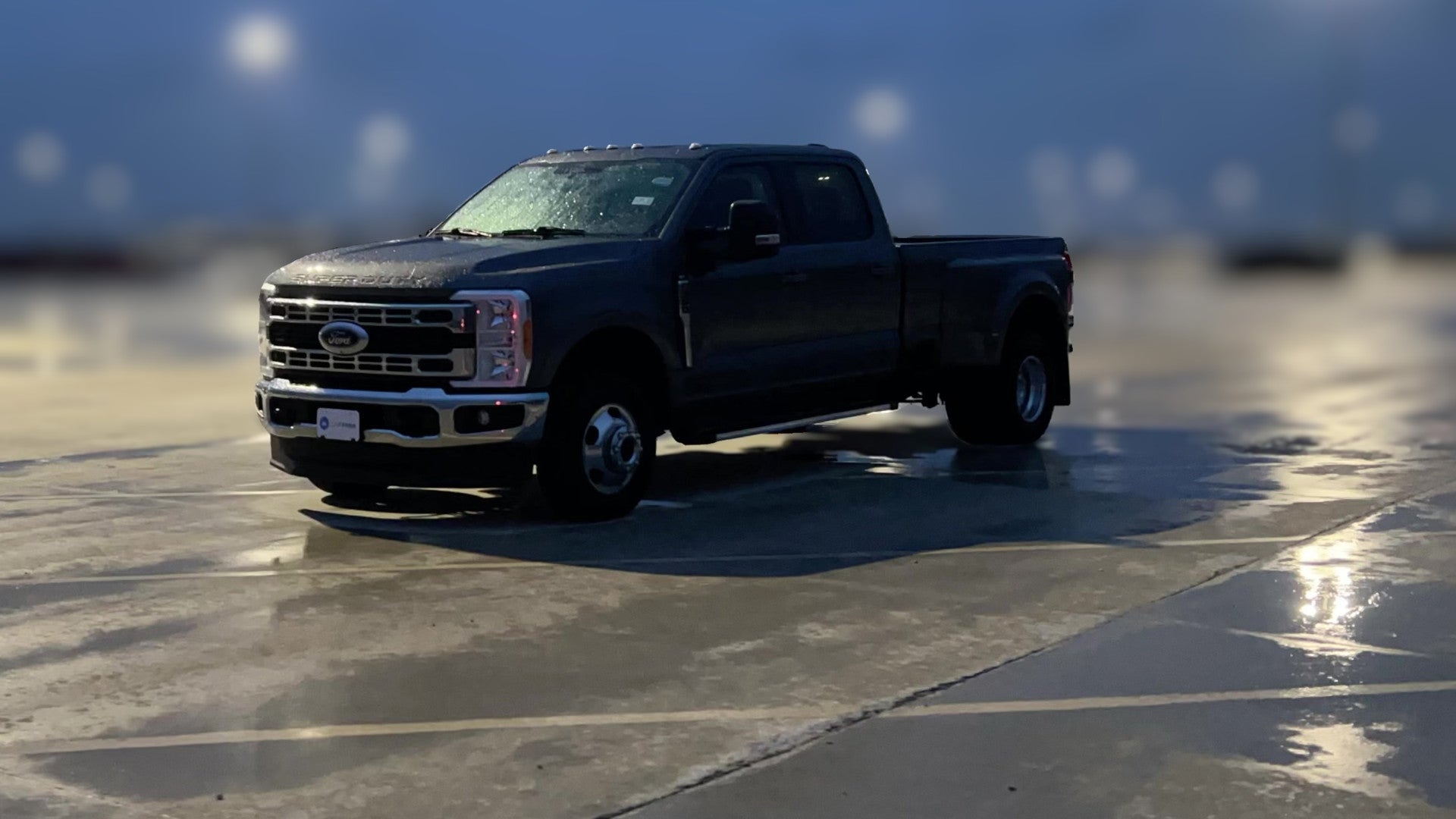 2023 Ford F350 Super Duty Crew Cab vehicle photo