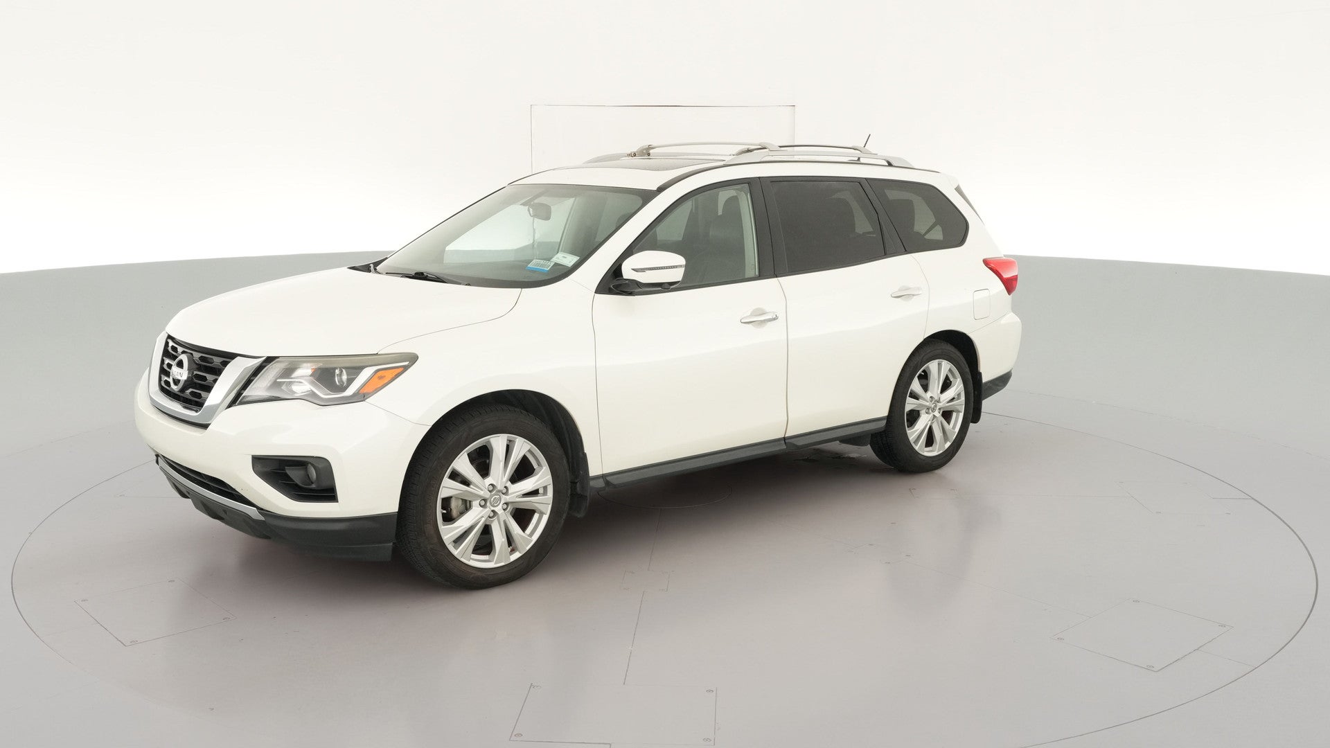 2018 Nissan Pathfinder vehicle photo
