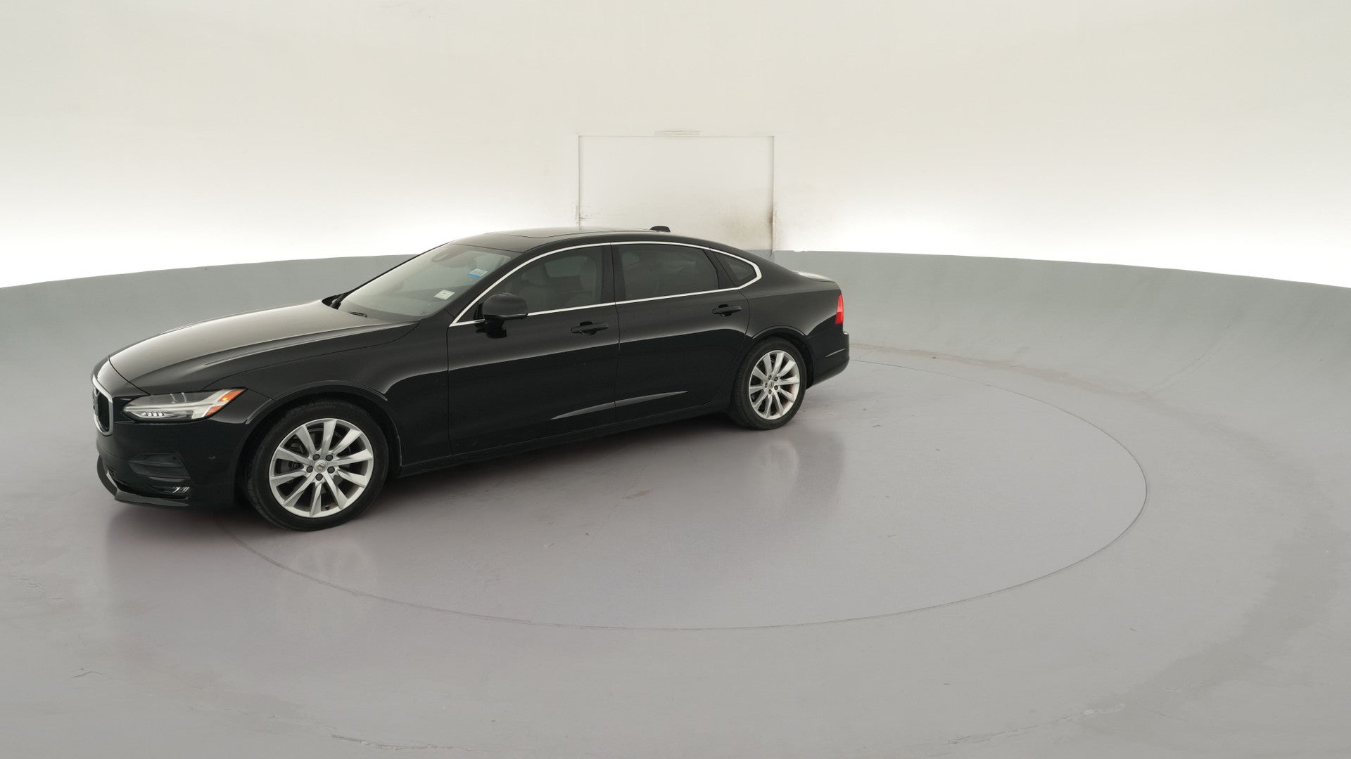2018 Volvo S90 vehicle photo