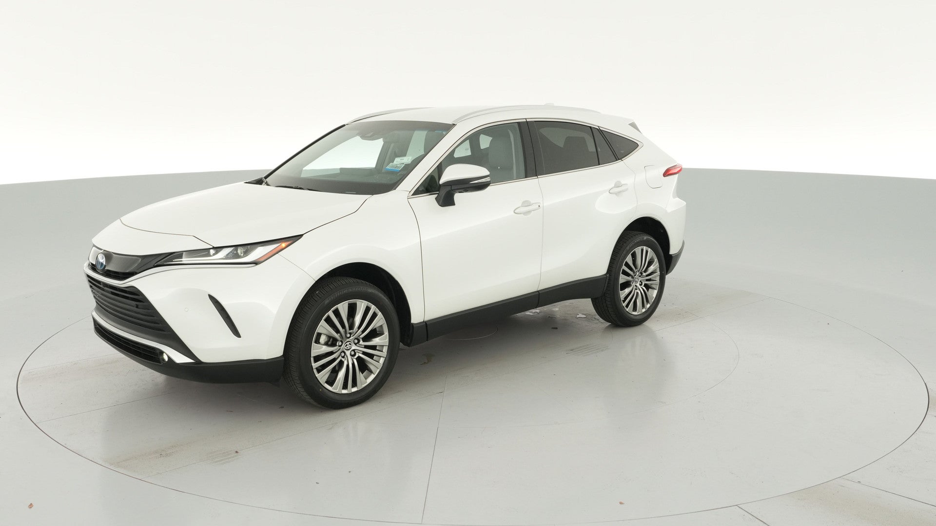 2024 Toyota Venza vehicle photo