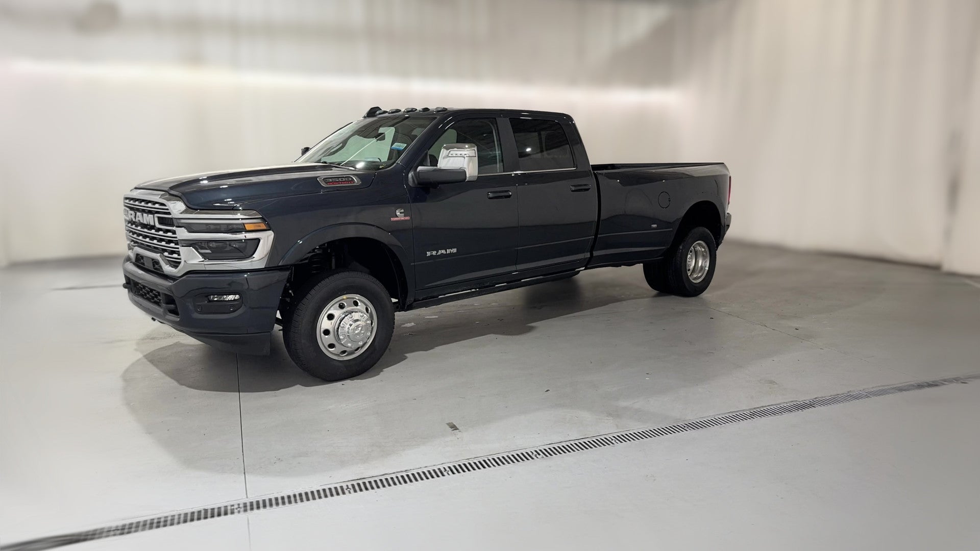 2026 Ram 3500 Crew Cab vehicle photo