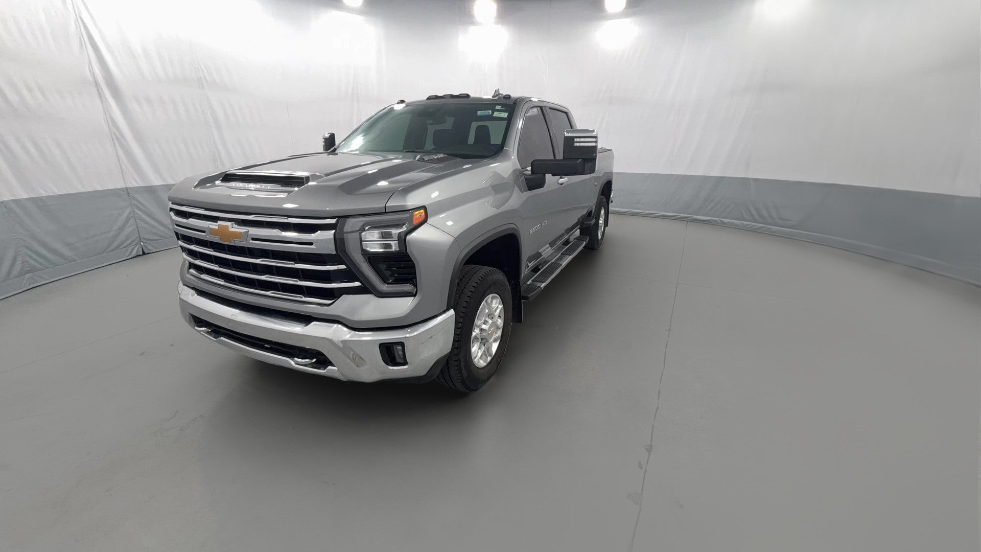 2024 Chevrolet Silverado 2500 HD Crew Cab vehicle photo