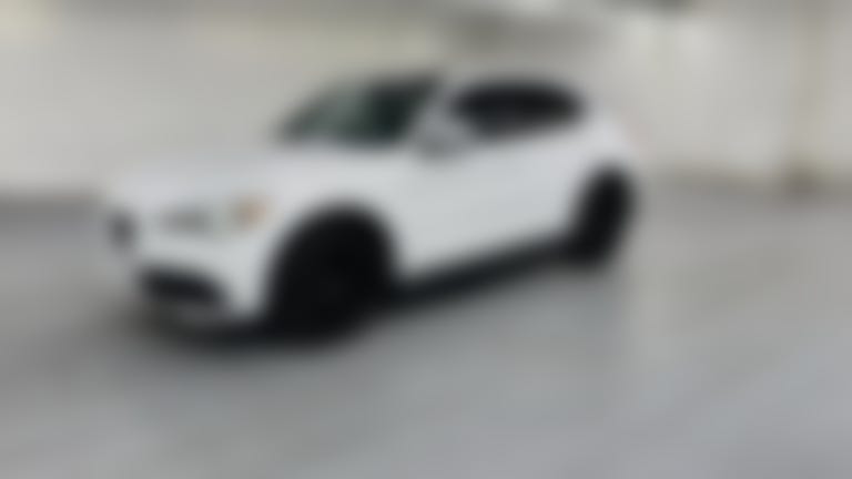 2019 Alfa Romeo Stelvio vehicle photo
