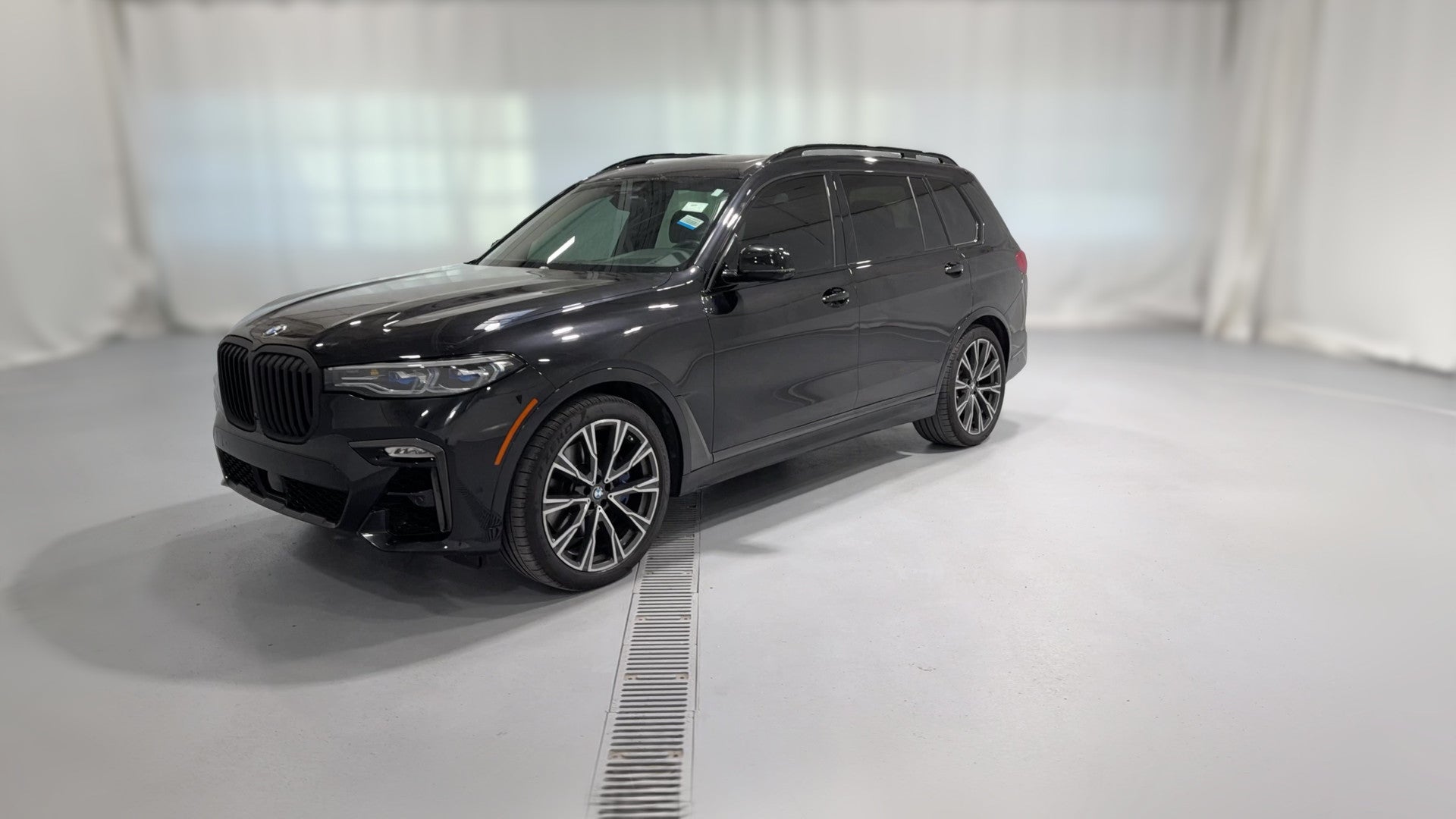 2021 BMW X7 vehicle photo