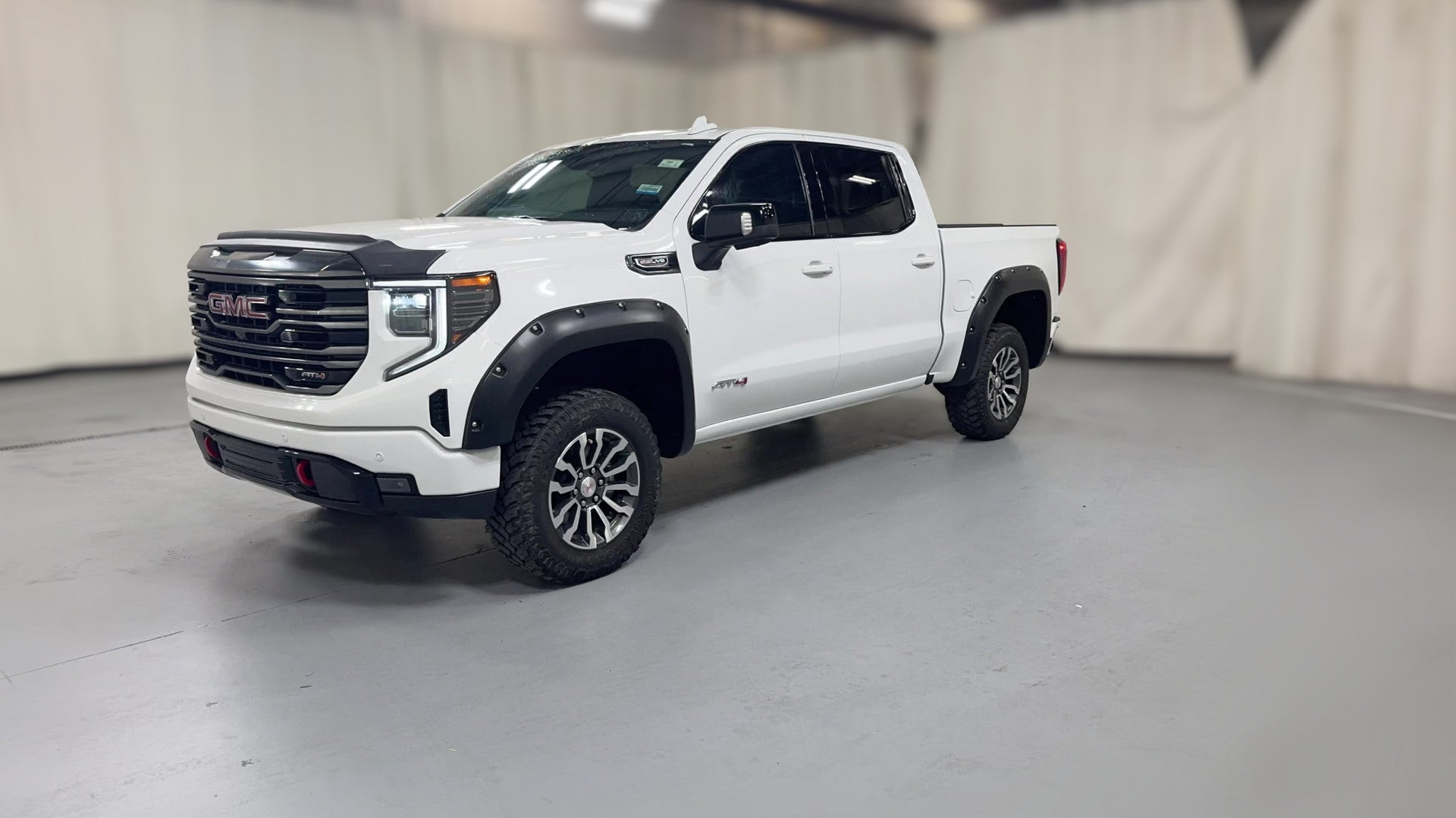 2023 GMC Sierra 1500 Crew Cab vehicle photo