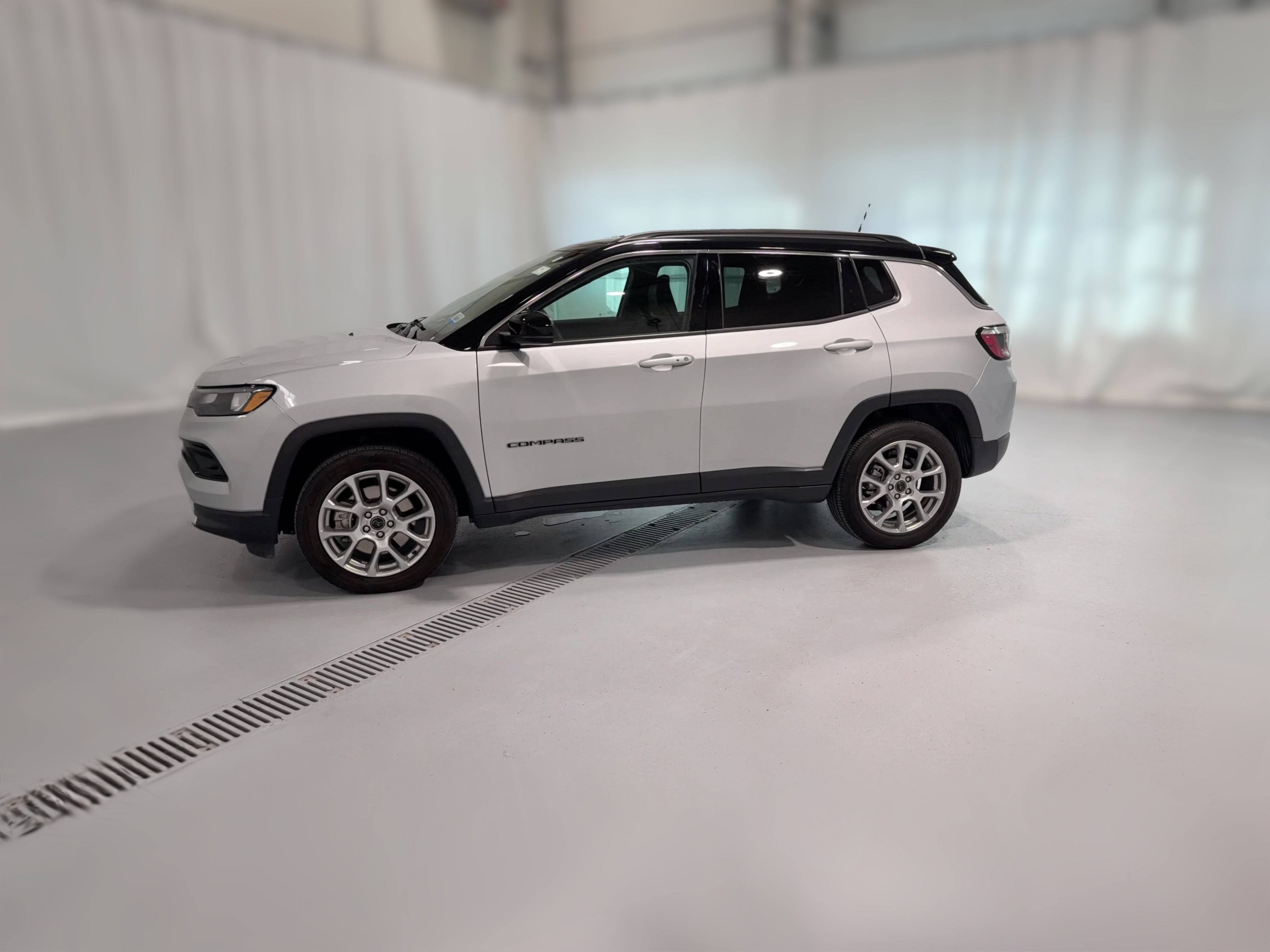 2025 Jeep Compass Limited - Photo 37