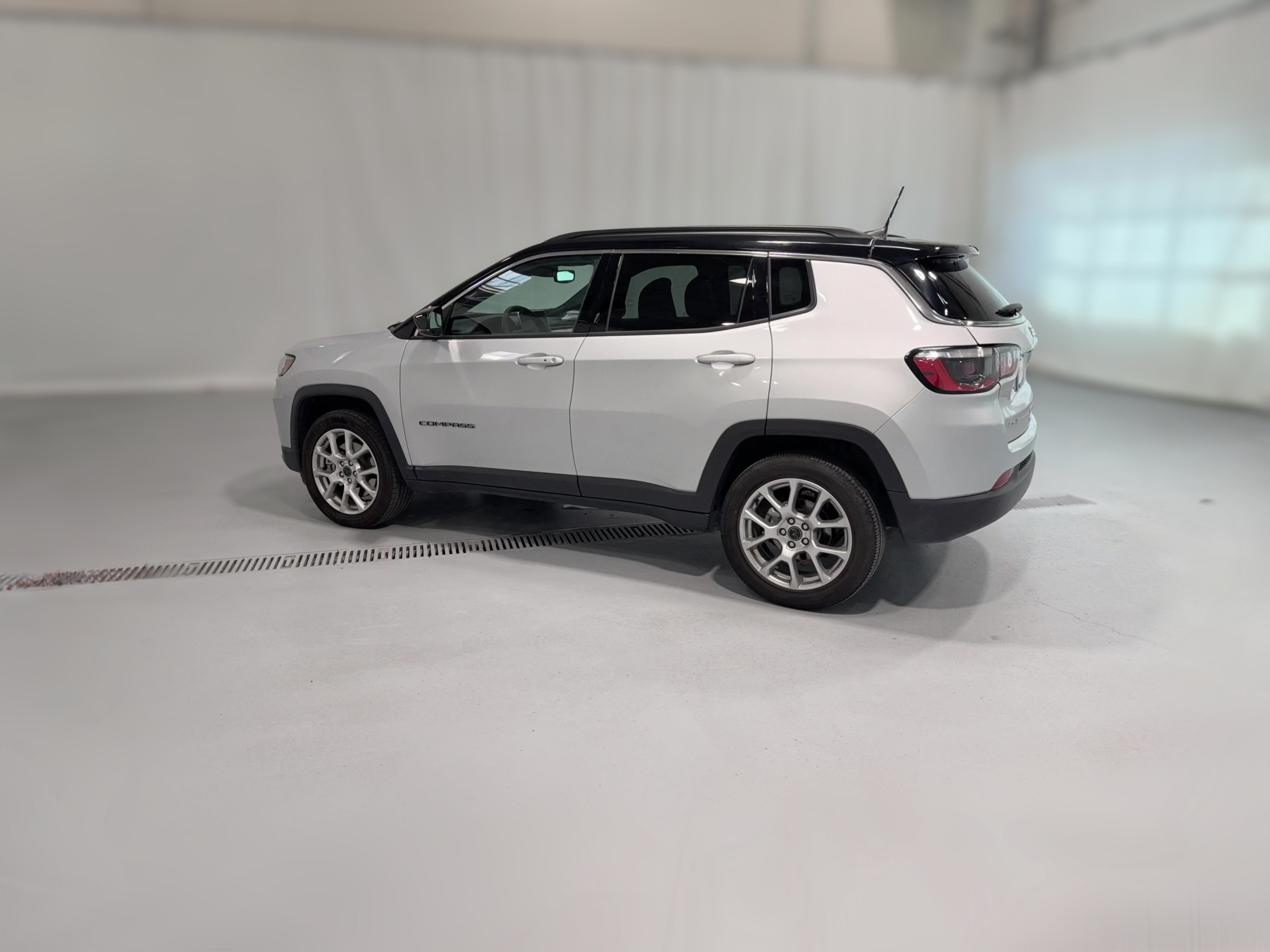 2025 Jeep Compass Limited - Photo 39