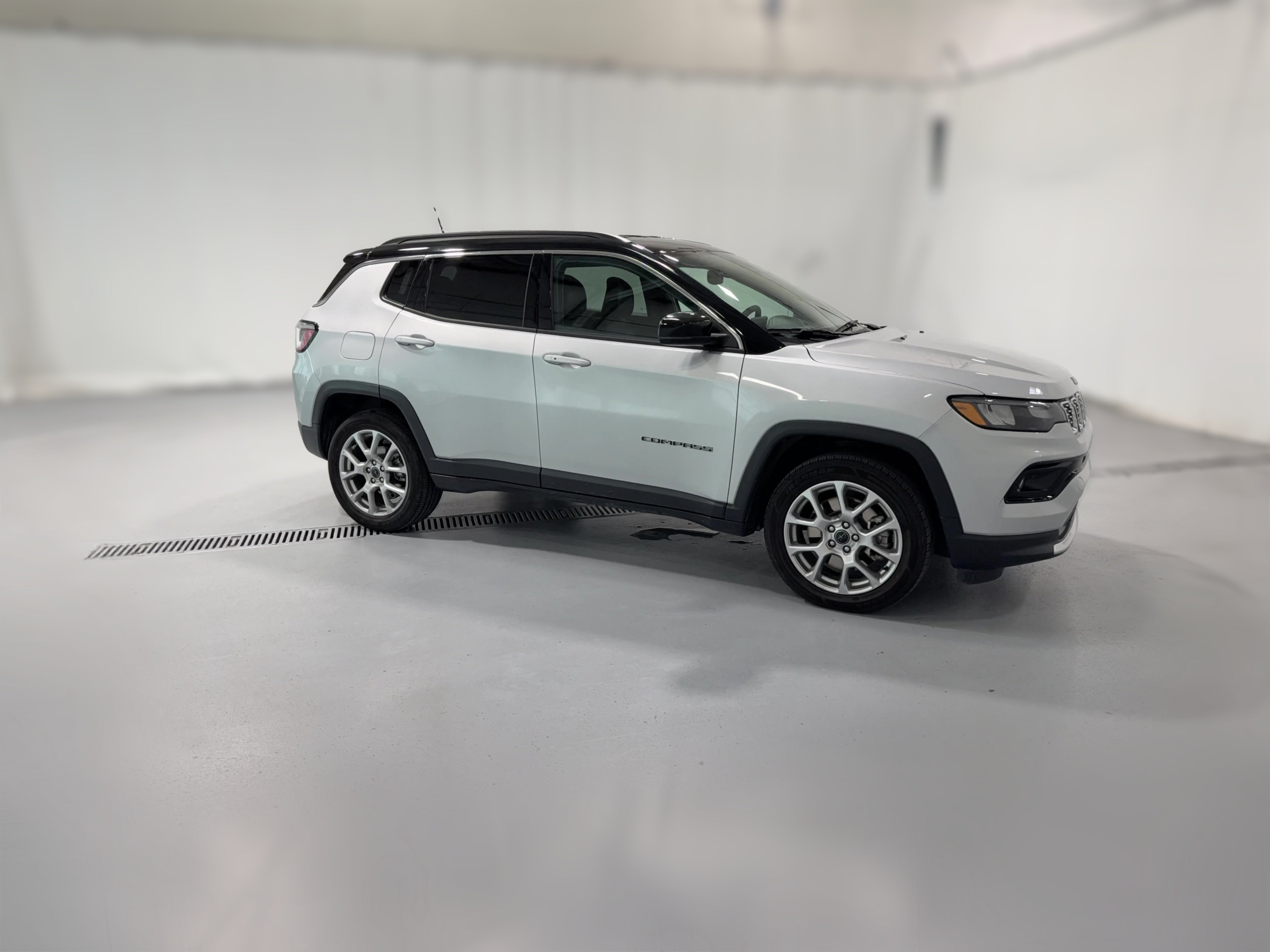 2025 Jeep Compass Limited - Photo 47