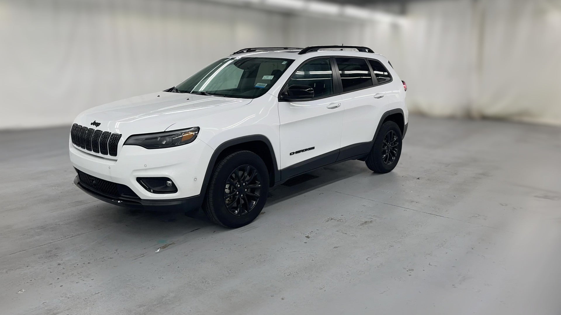 2023 Jeep Cherokee vehicle photo
