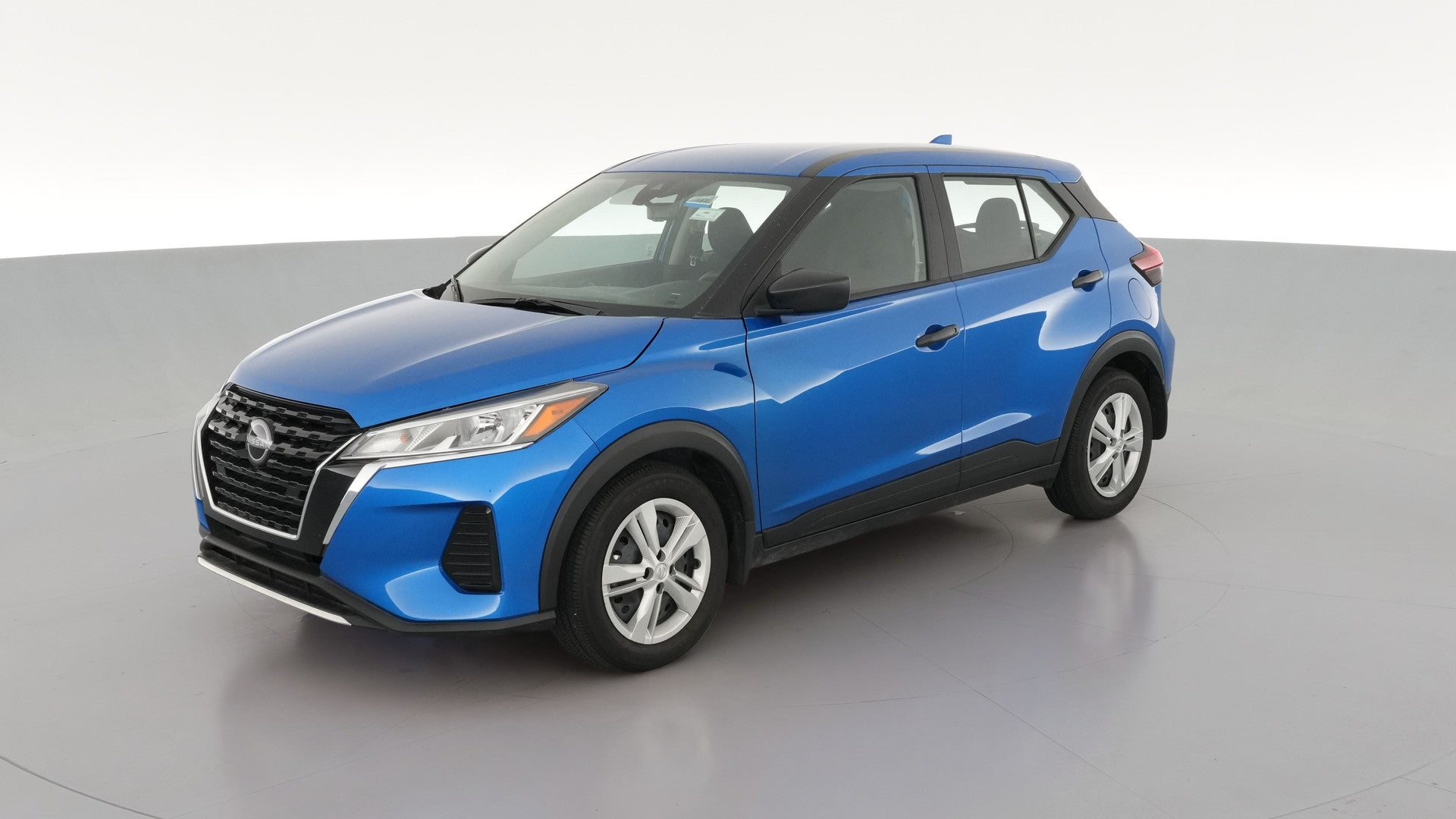 2025 Nissan Kicks Play vehicle photo