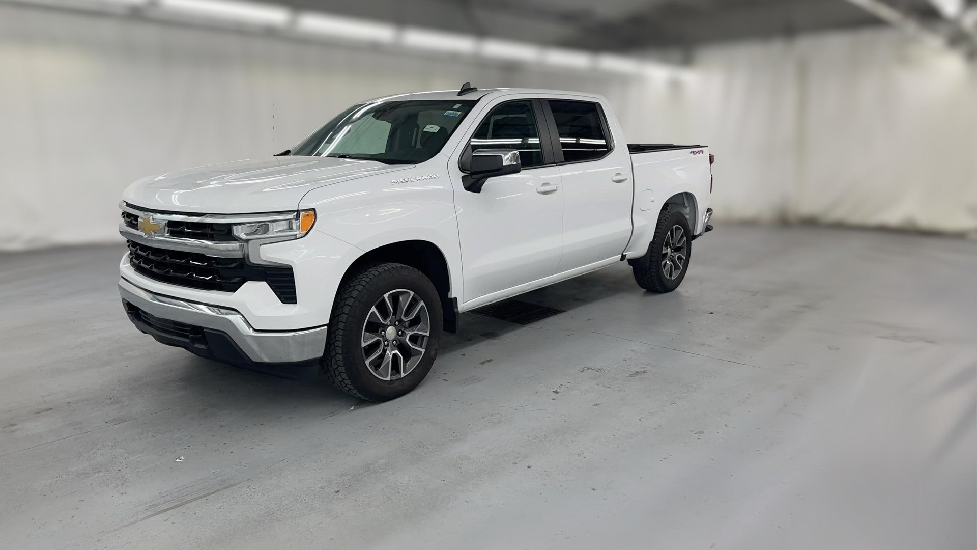 2022 Chevrolet Silverado 1500 Crew Cab vehicle photo