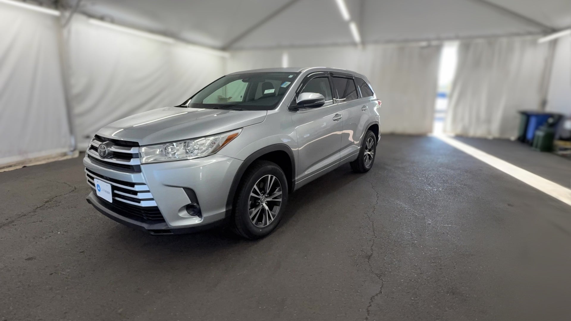 2017 Toyota Highlander vehicle photo