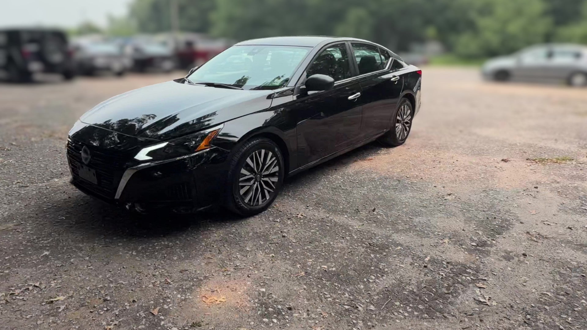 2025 Nissan Altima vehicle photo