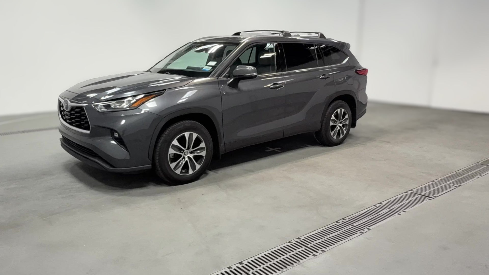 2020 Toyota Highlander vehicle photo